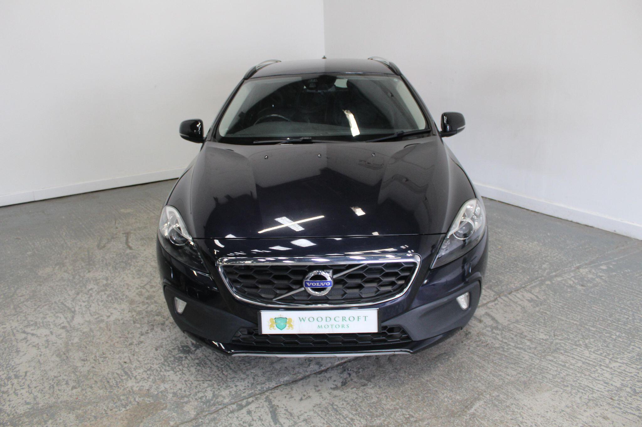 Volvo V40 Cross Country view 13