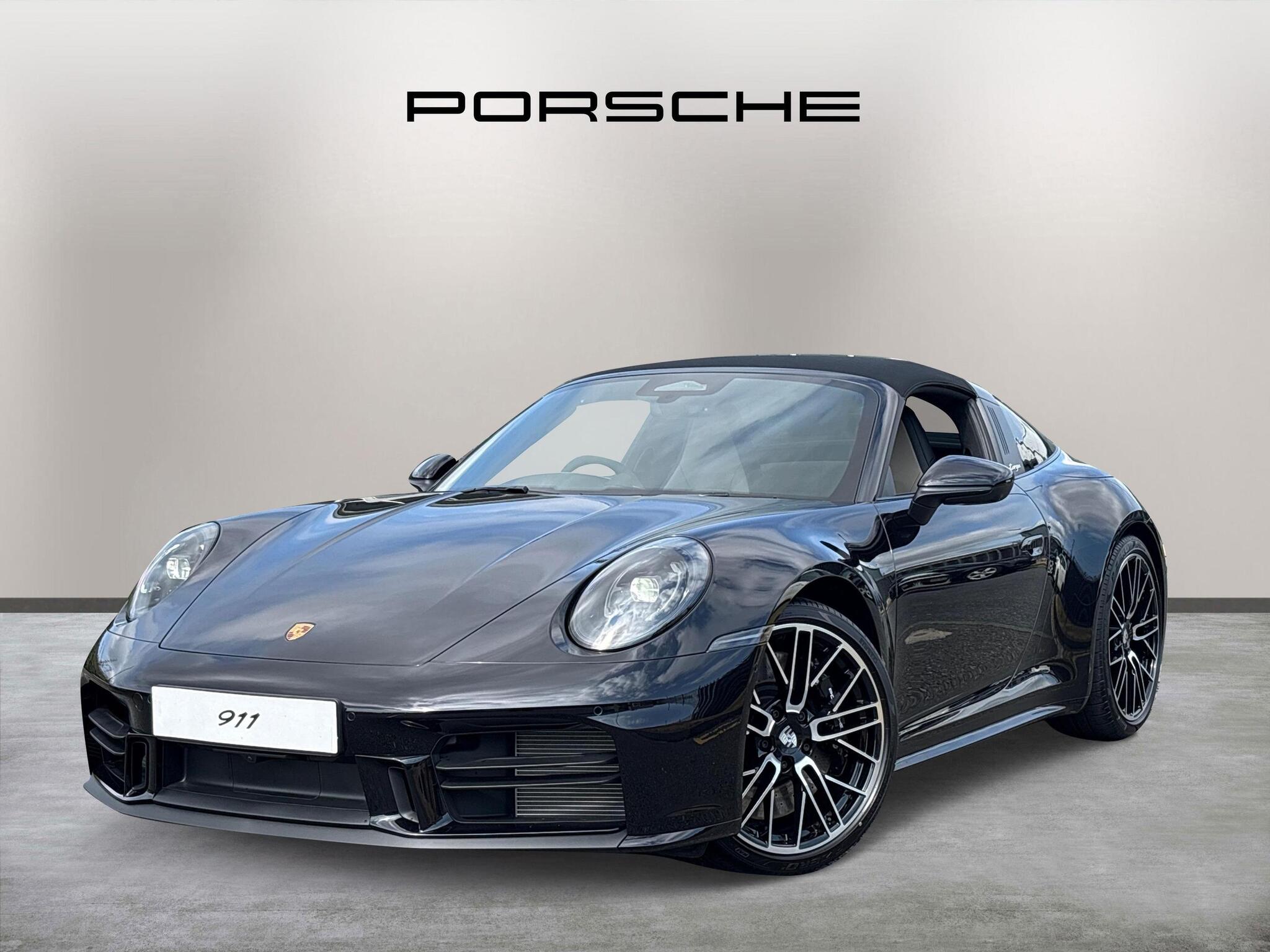 Porsche 911 view 4