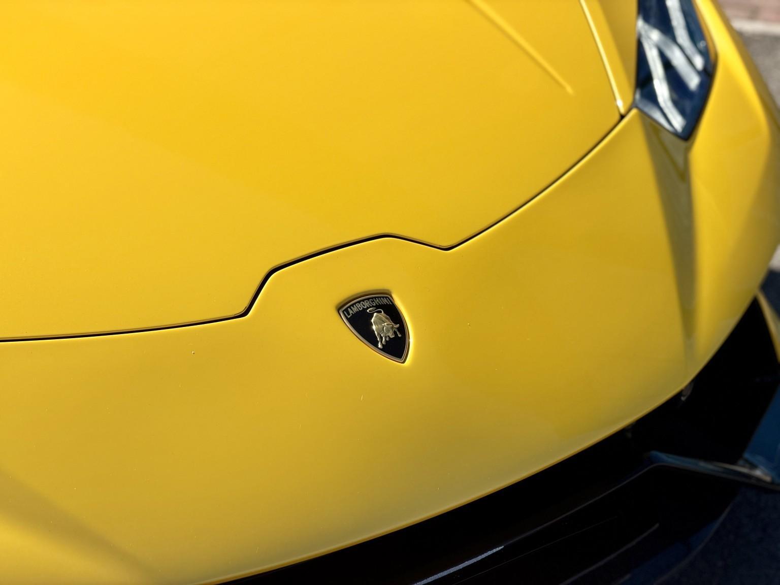 Lamborghini Huracan view 13