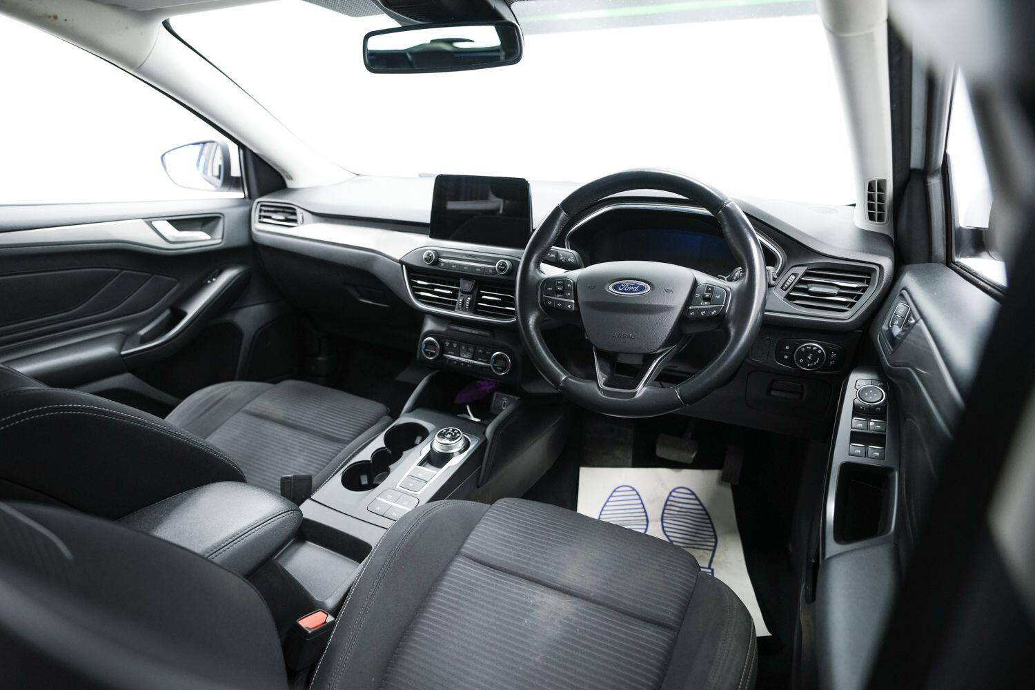 Ford Focus view 11