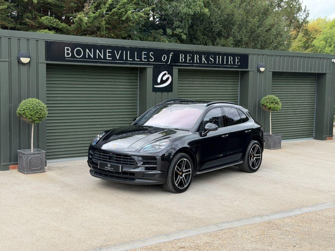 Porsche Macan view 5