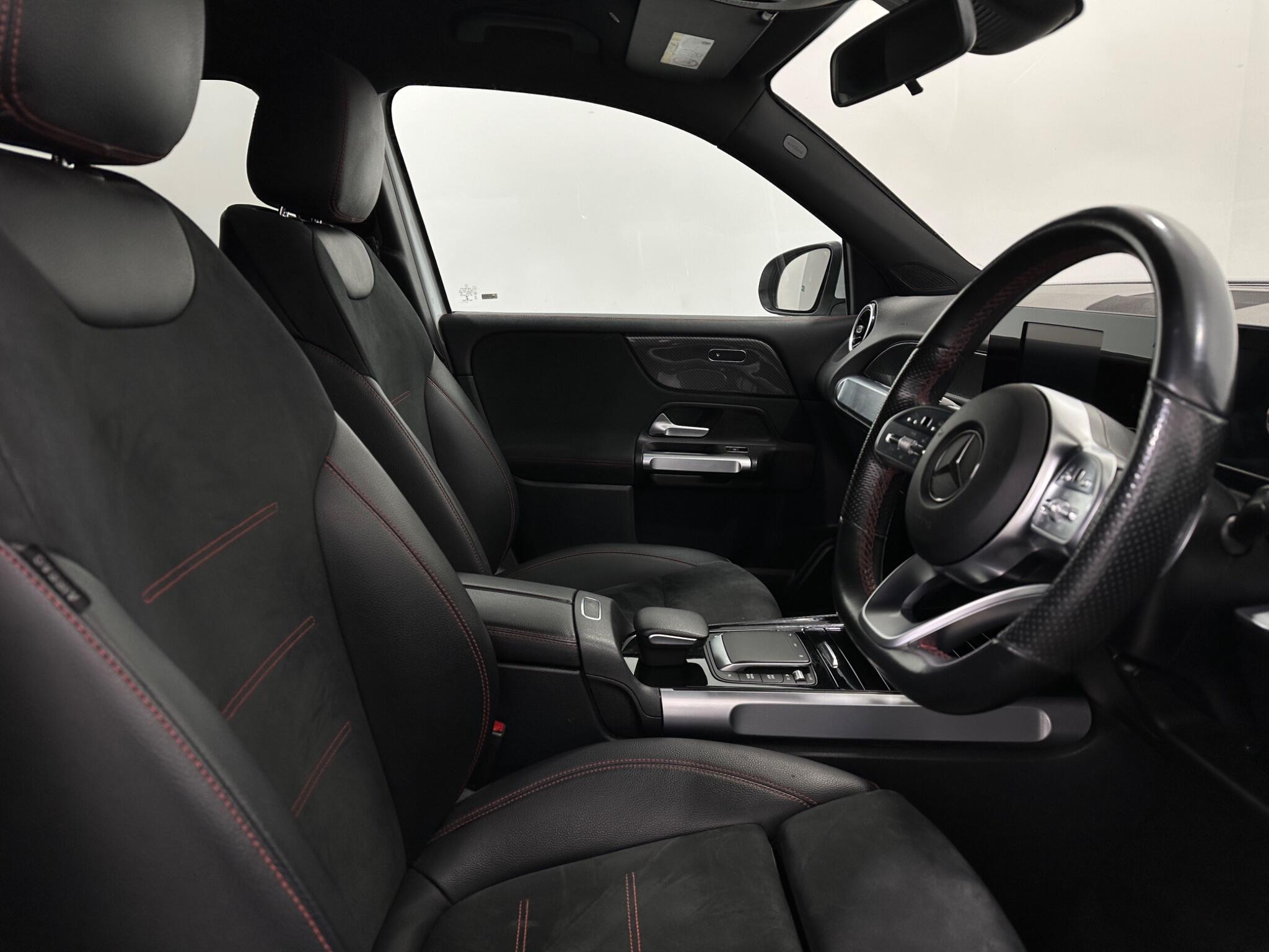 Mercedes-Benz GLB view 33