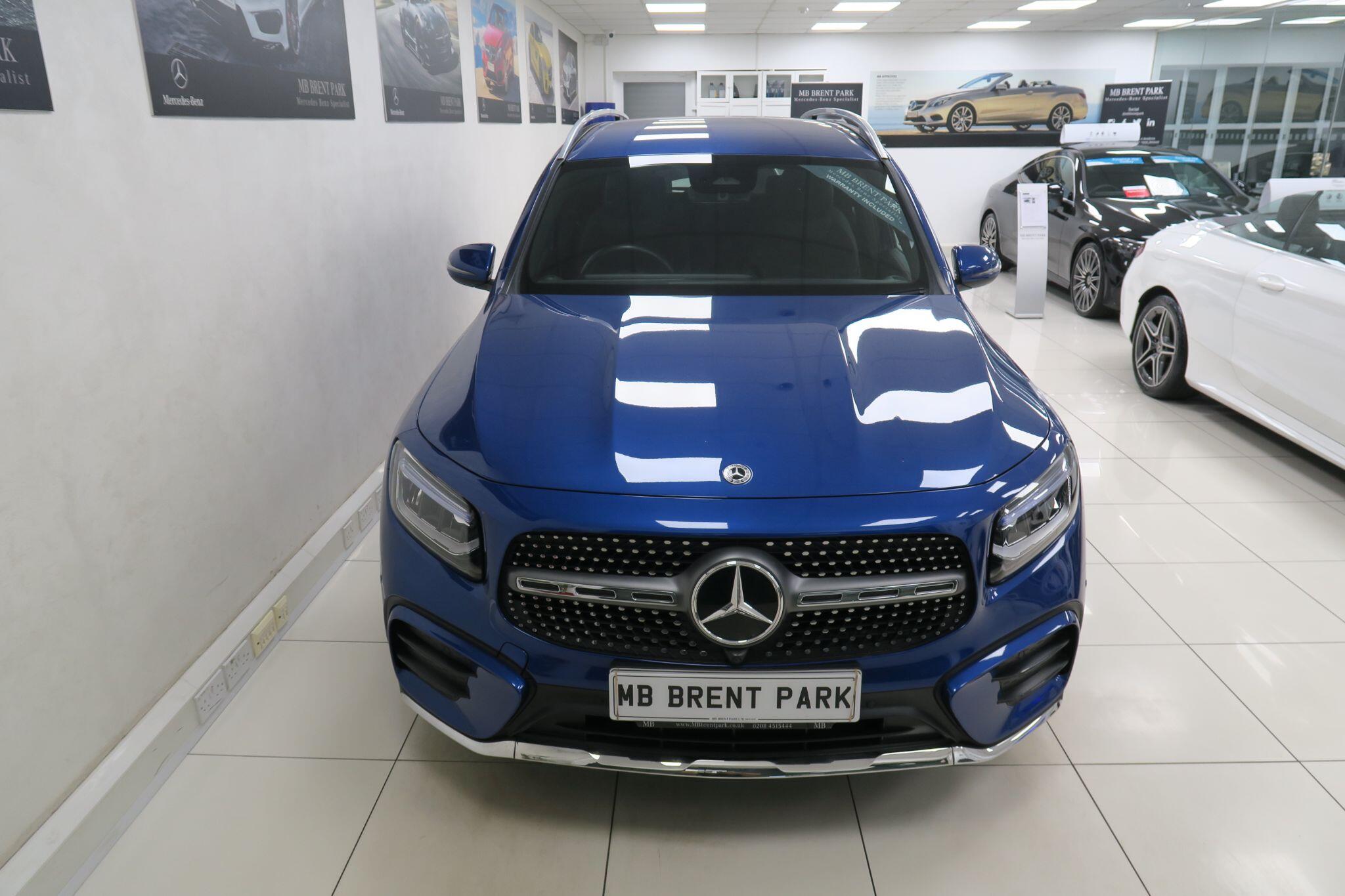 Mercedes-Benz GLB view 2