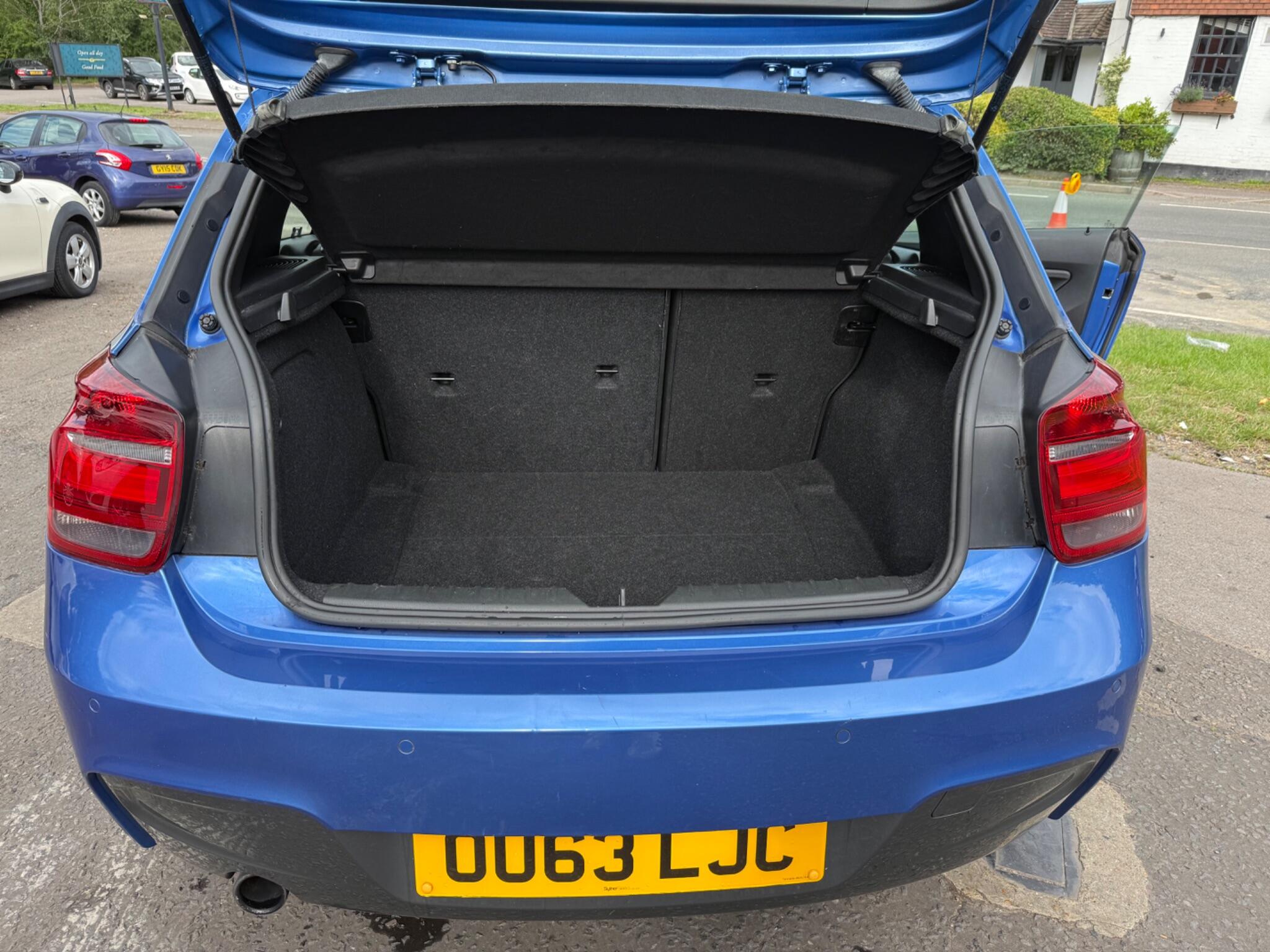 BMW 1 Series view 25