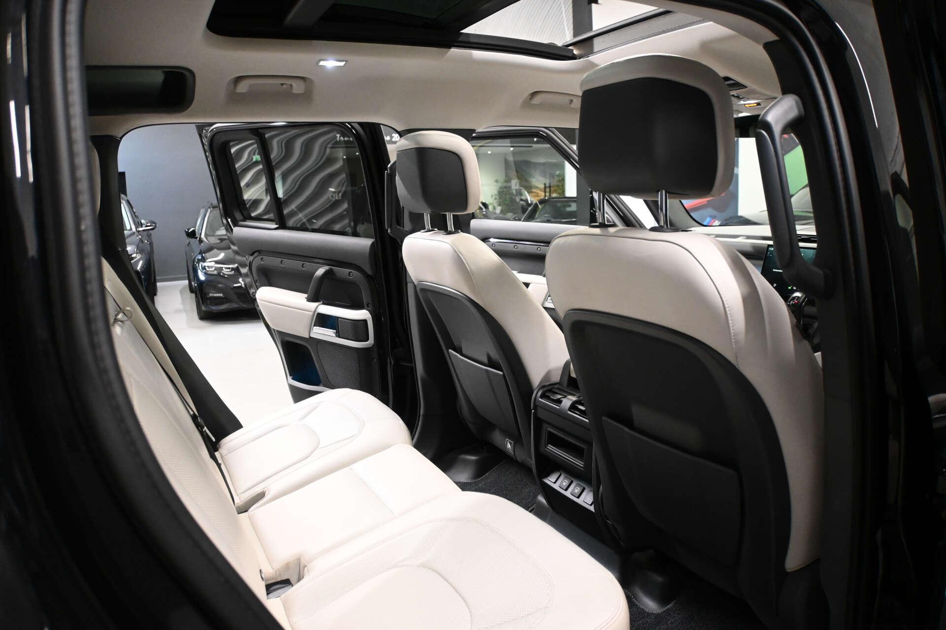 Land Rover Defender view 36