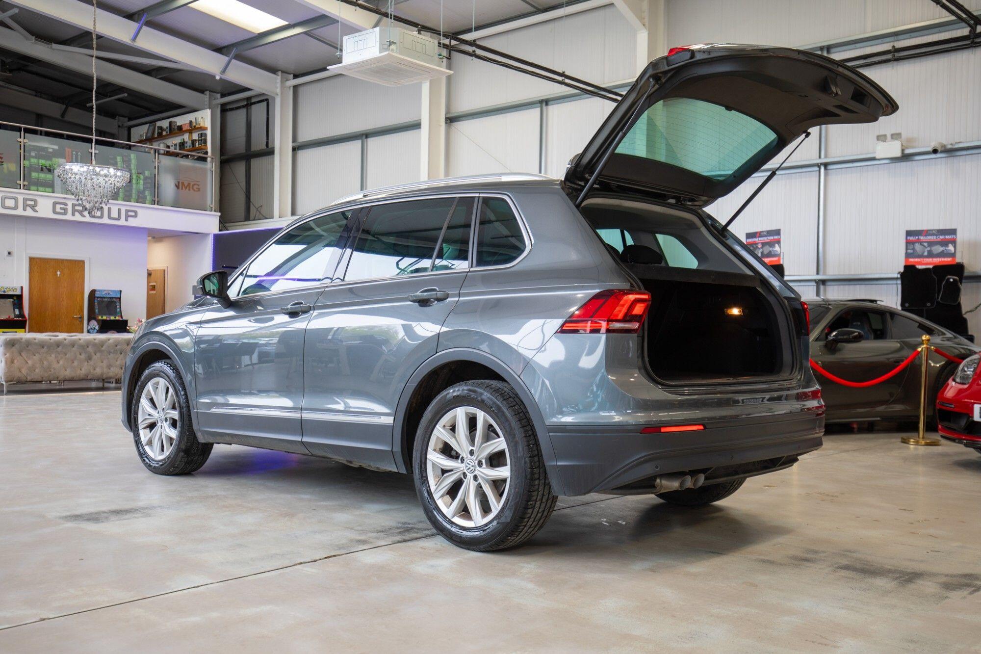 Volkswagen Tiguan view 31