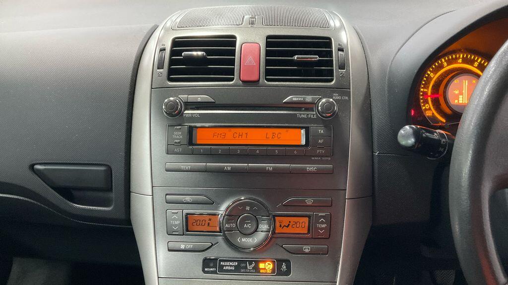 Toyota Auris view 11
