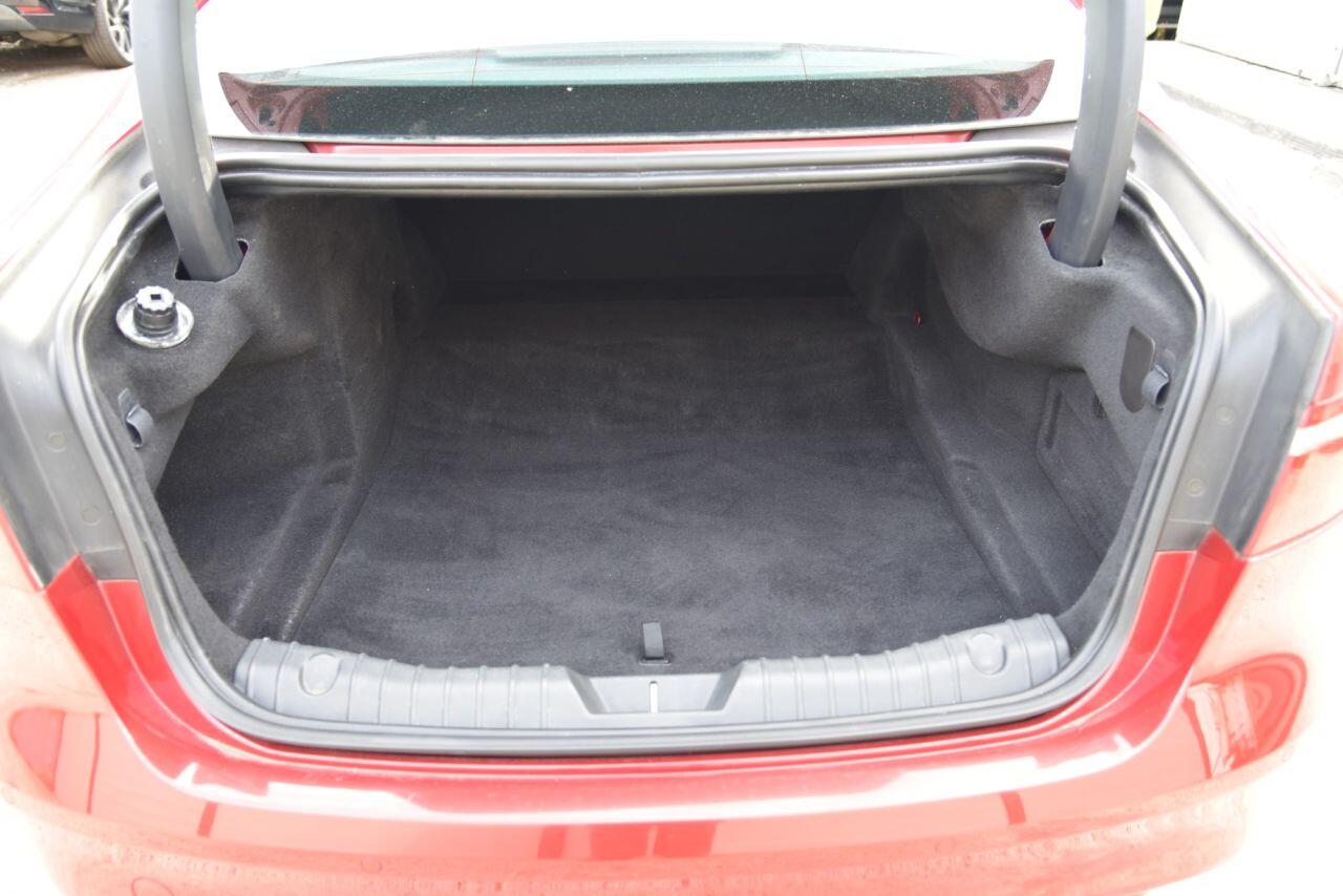 Jaguar XF view 49