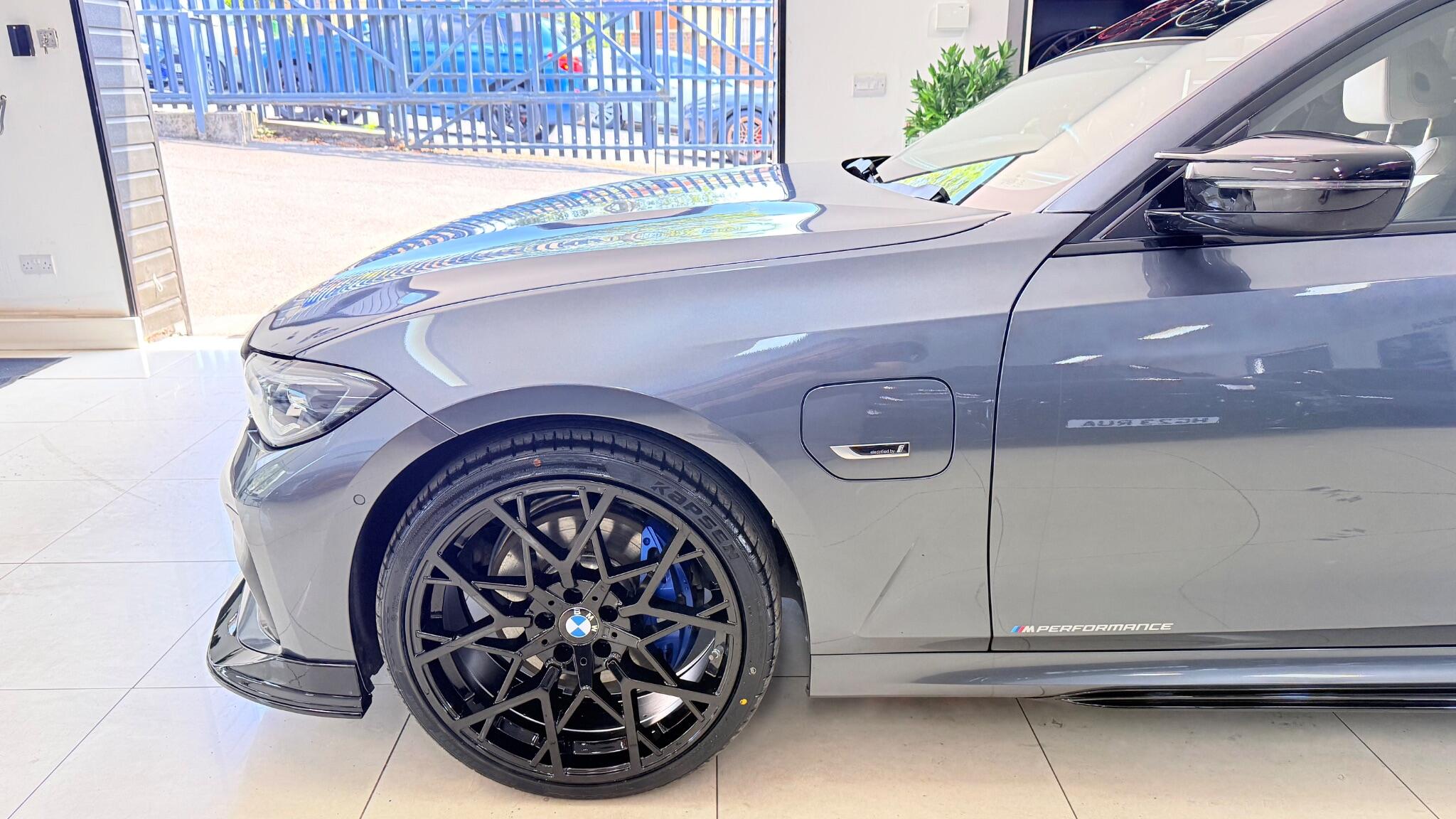 BMW 3 Series view 39