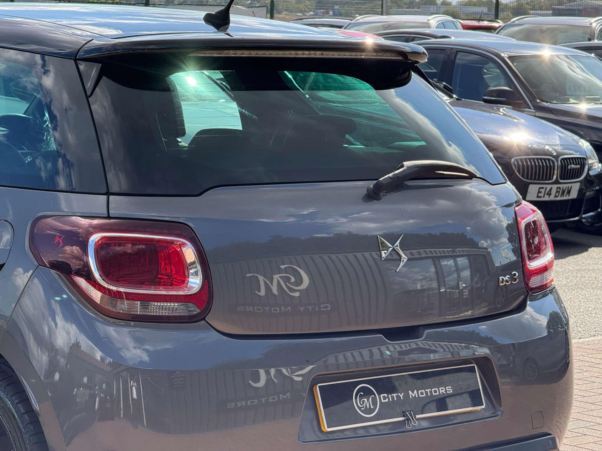 DS Automobiles DS 3 view 29