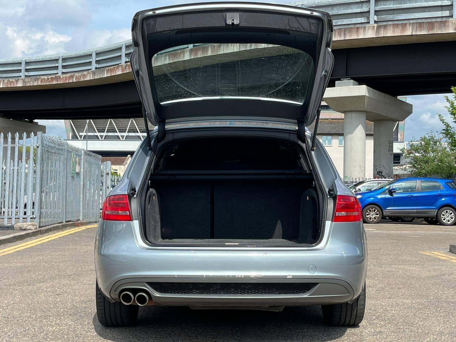 Audi A4 view 56