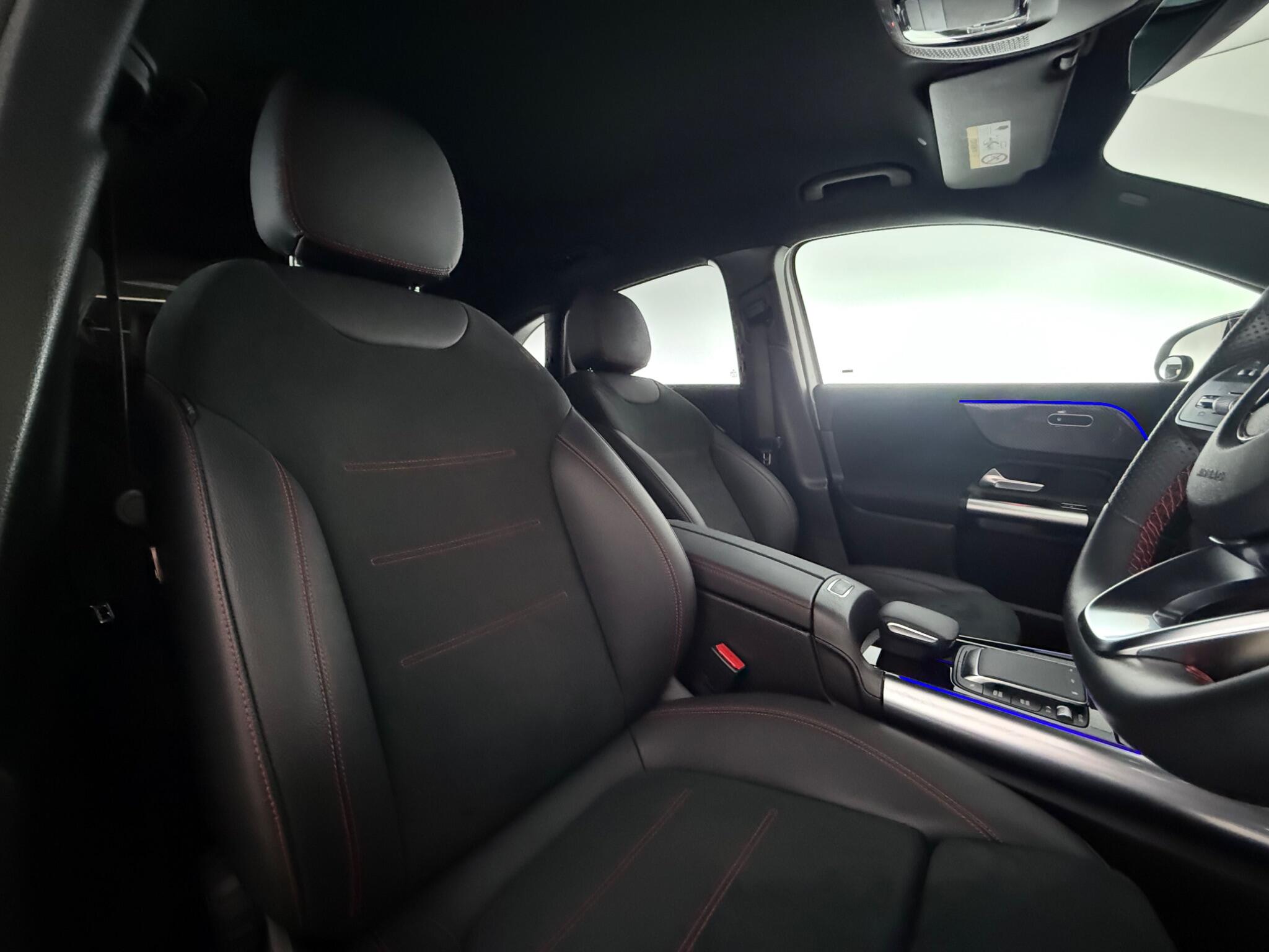 Mercedes-Benz Gla view 31