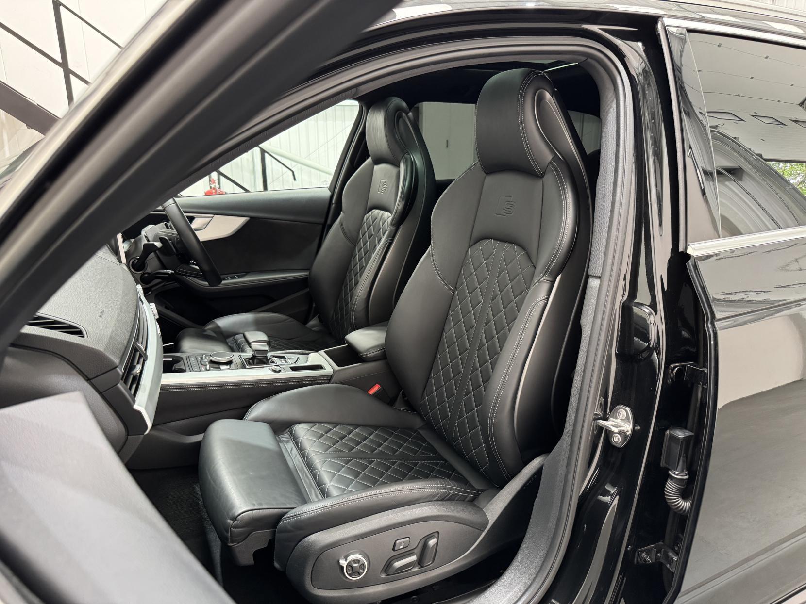 Audi S4 Avant view 54