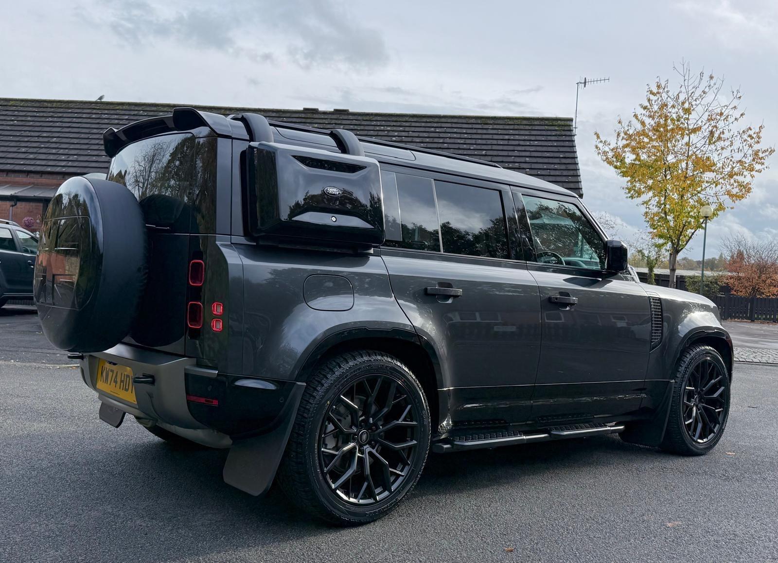 Land Rover Defender view 84