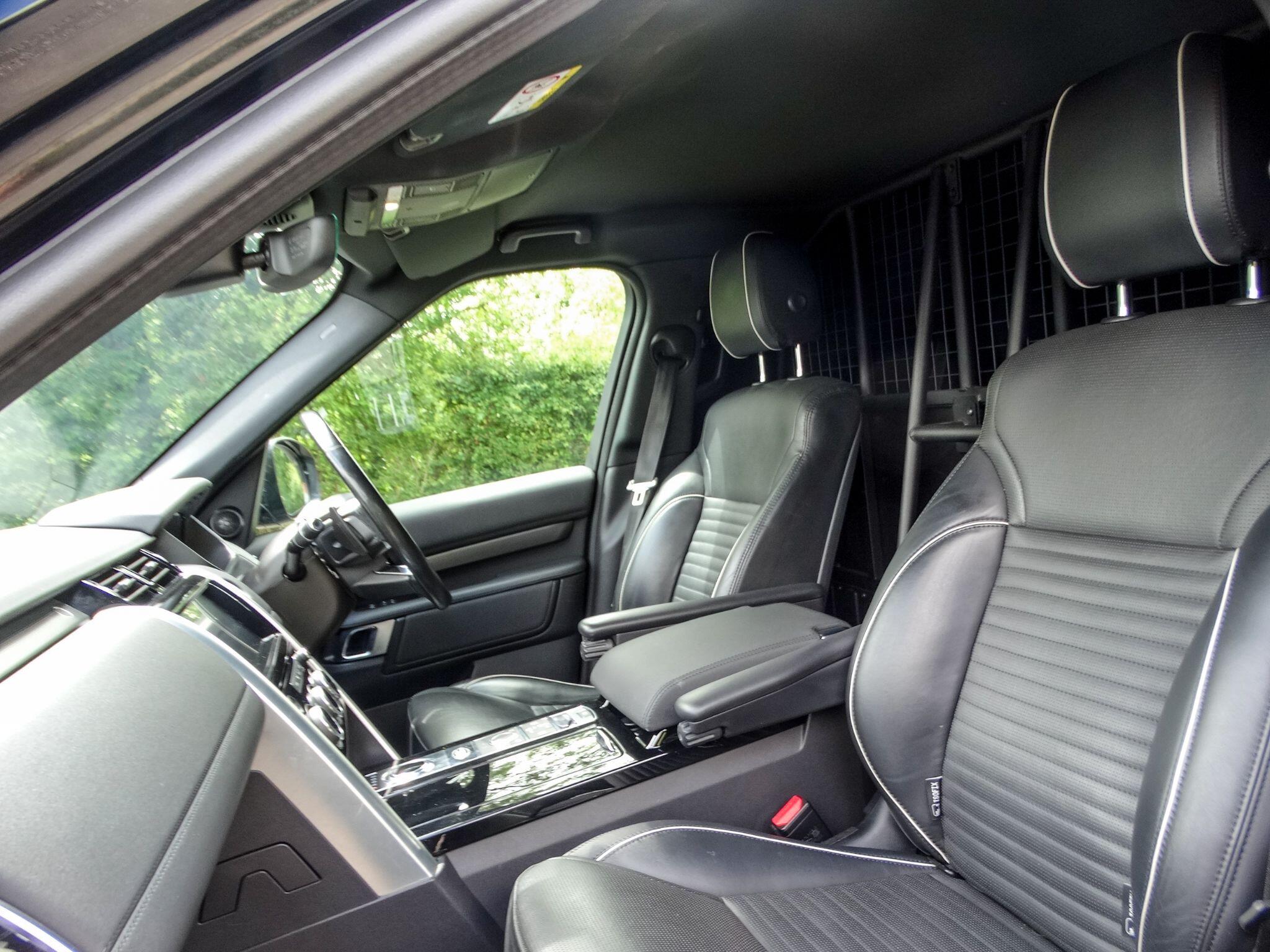 Land Rover Discovery 3 view 13