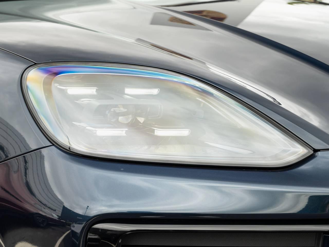 Porsche Cayenne view 15