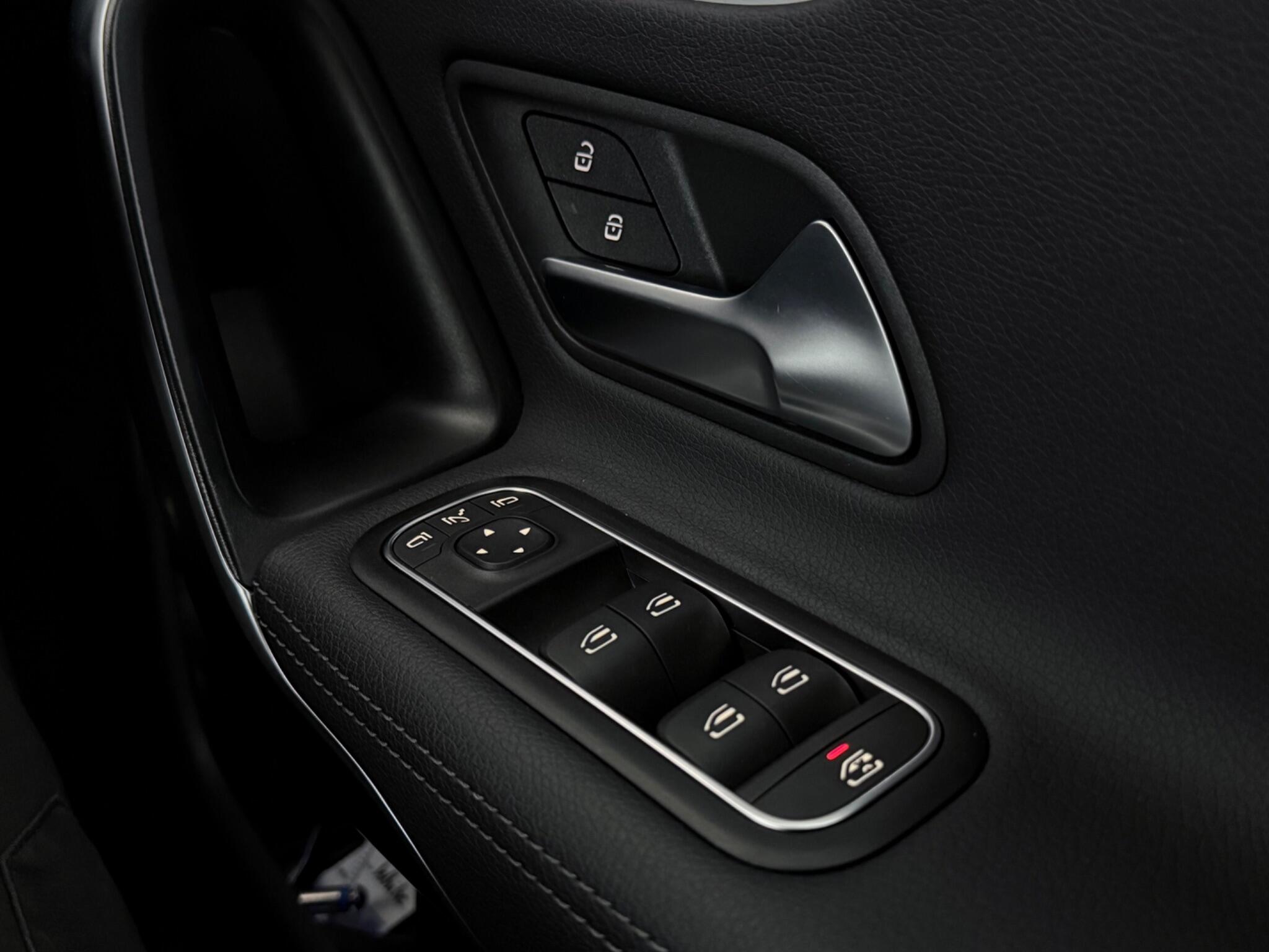 Mercedes-Benz CLA view 18