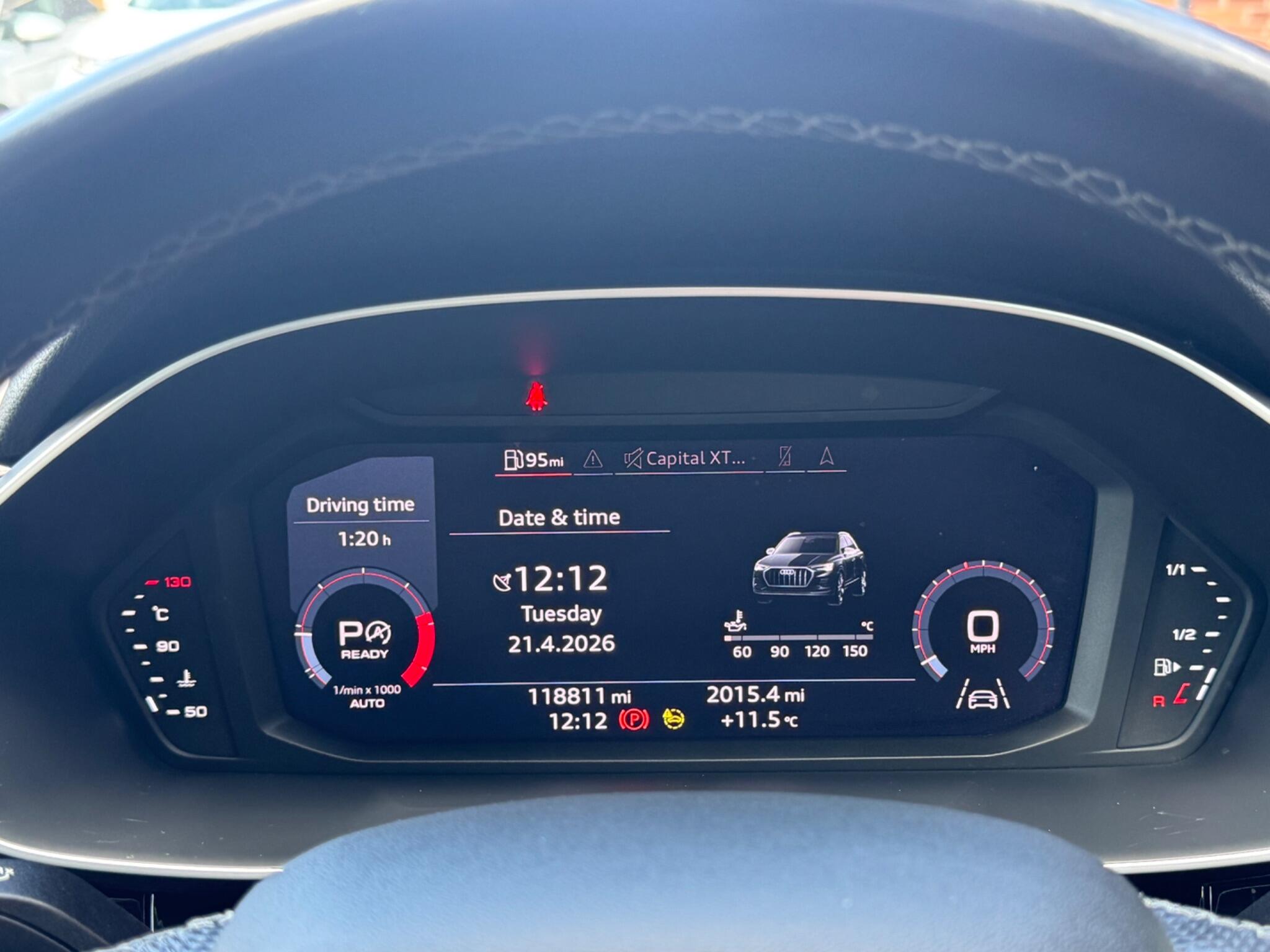 Audi Q3 view 23