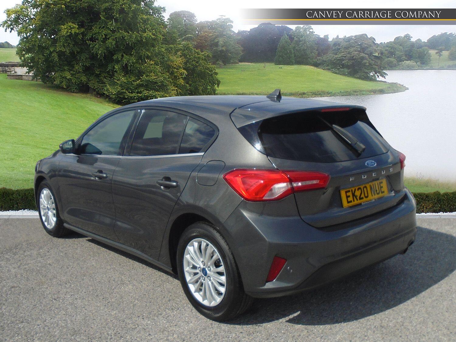 Ford Focus view 4