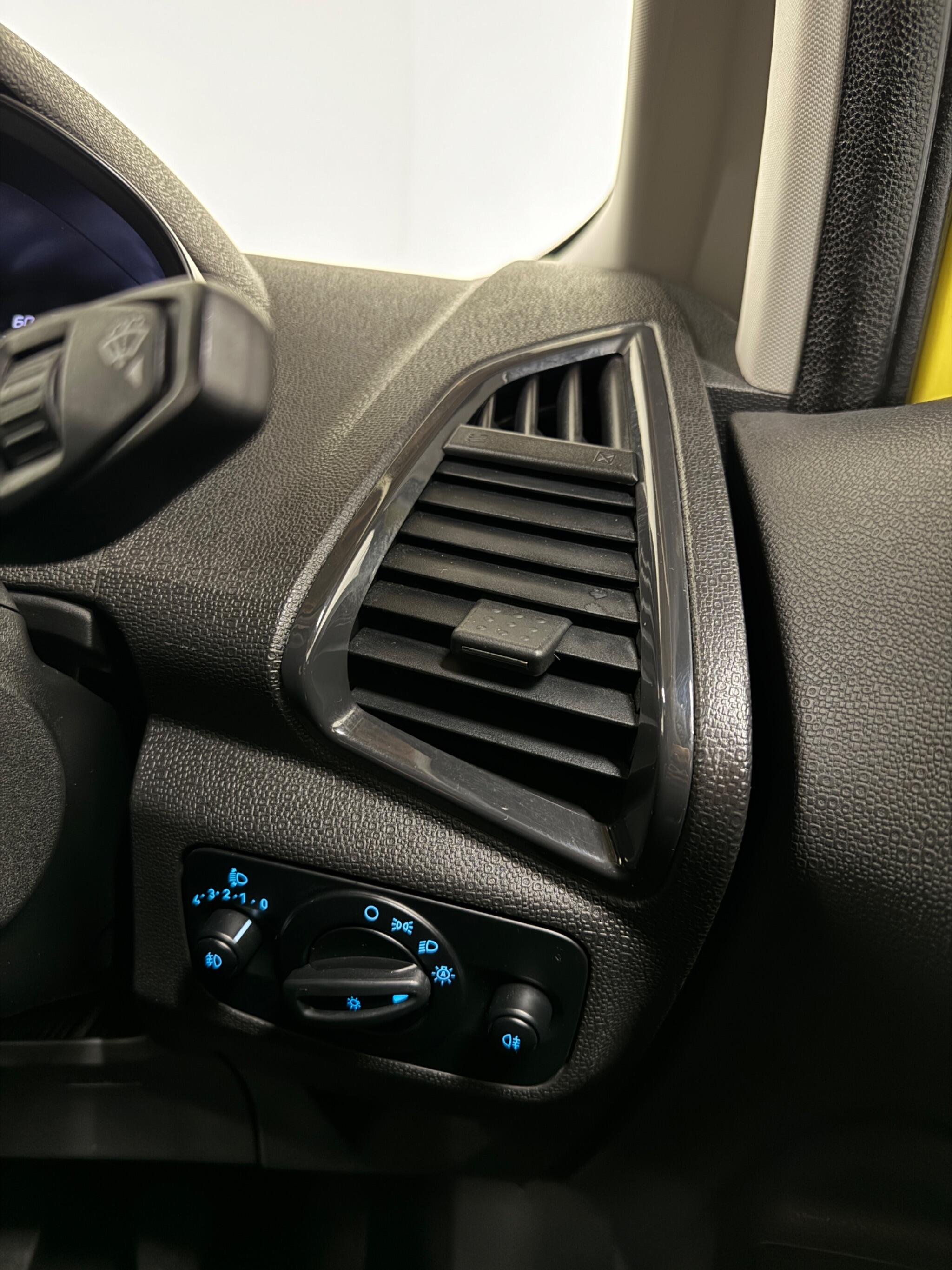 Ford Ecosport view 26
