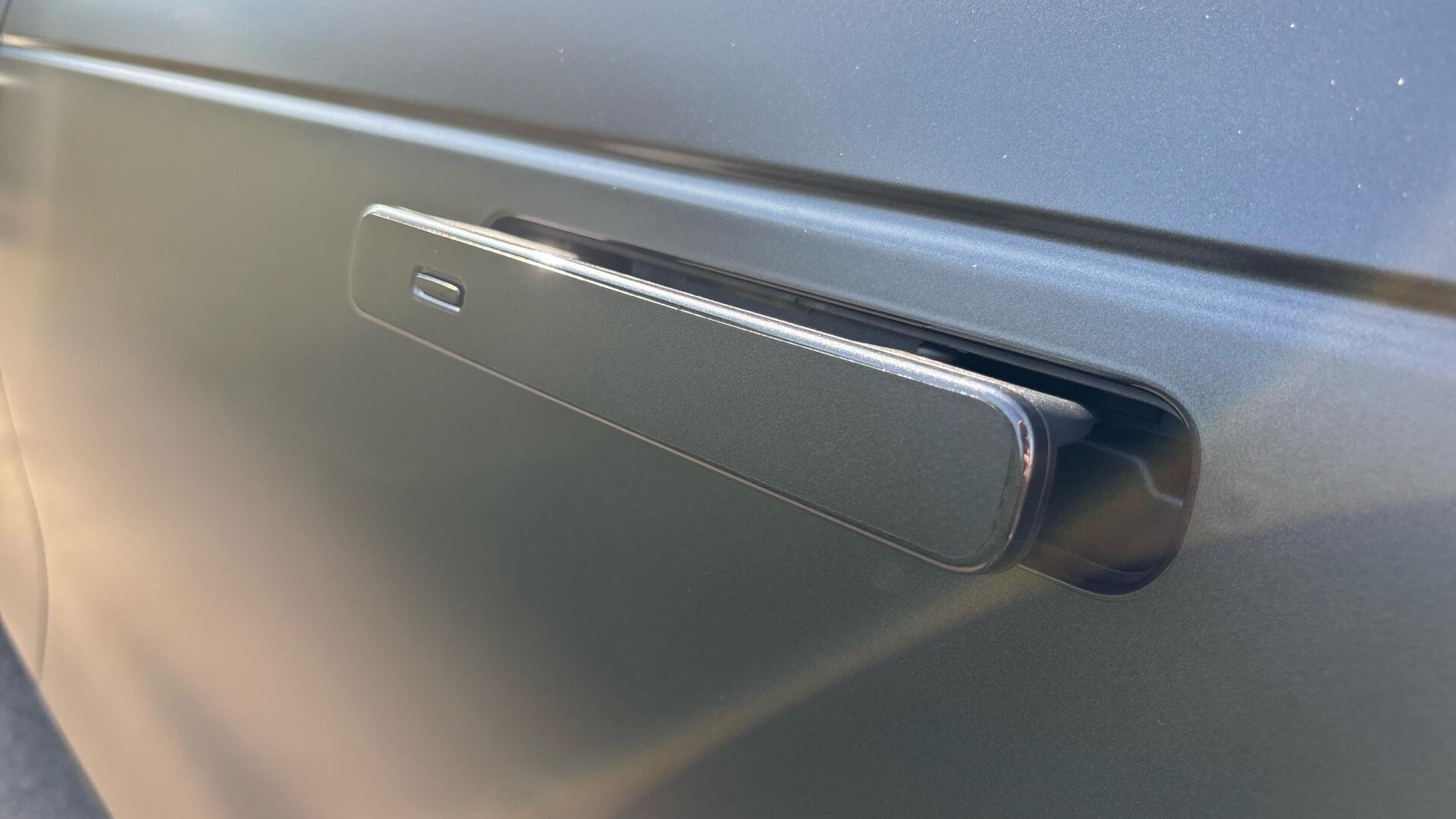 Land Rover Range Rover Velar view 38