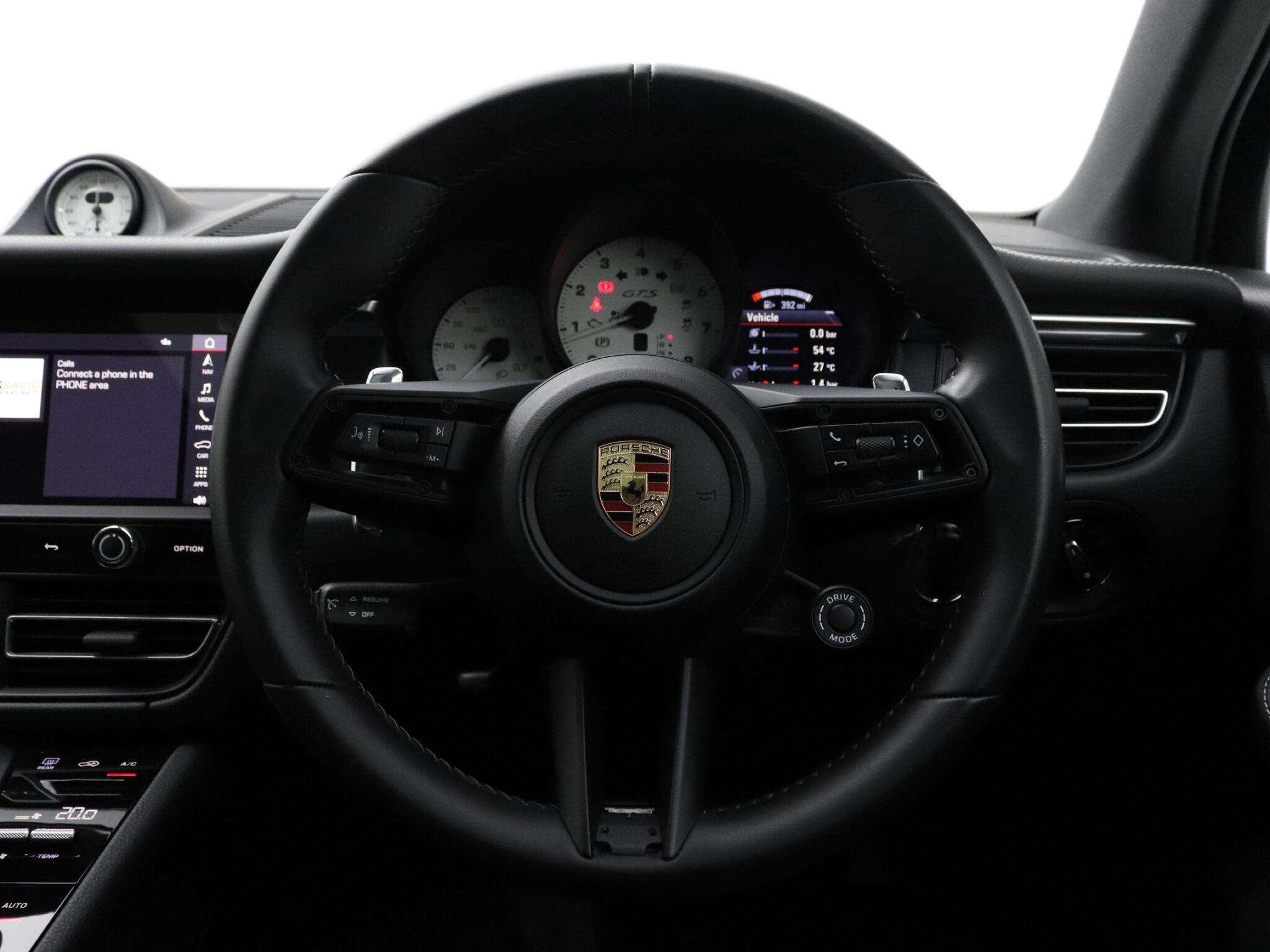Porsche Macan view 11