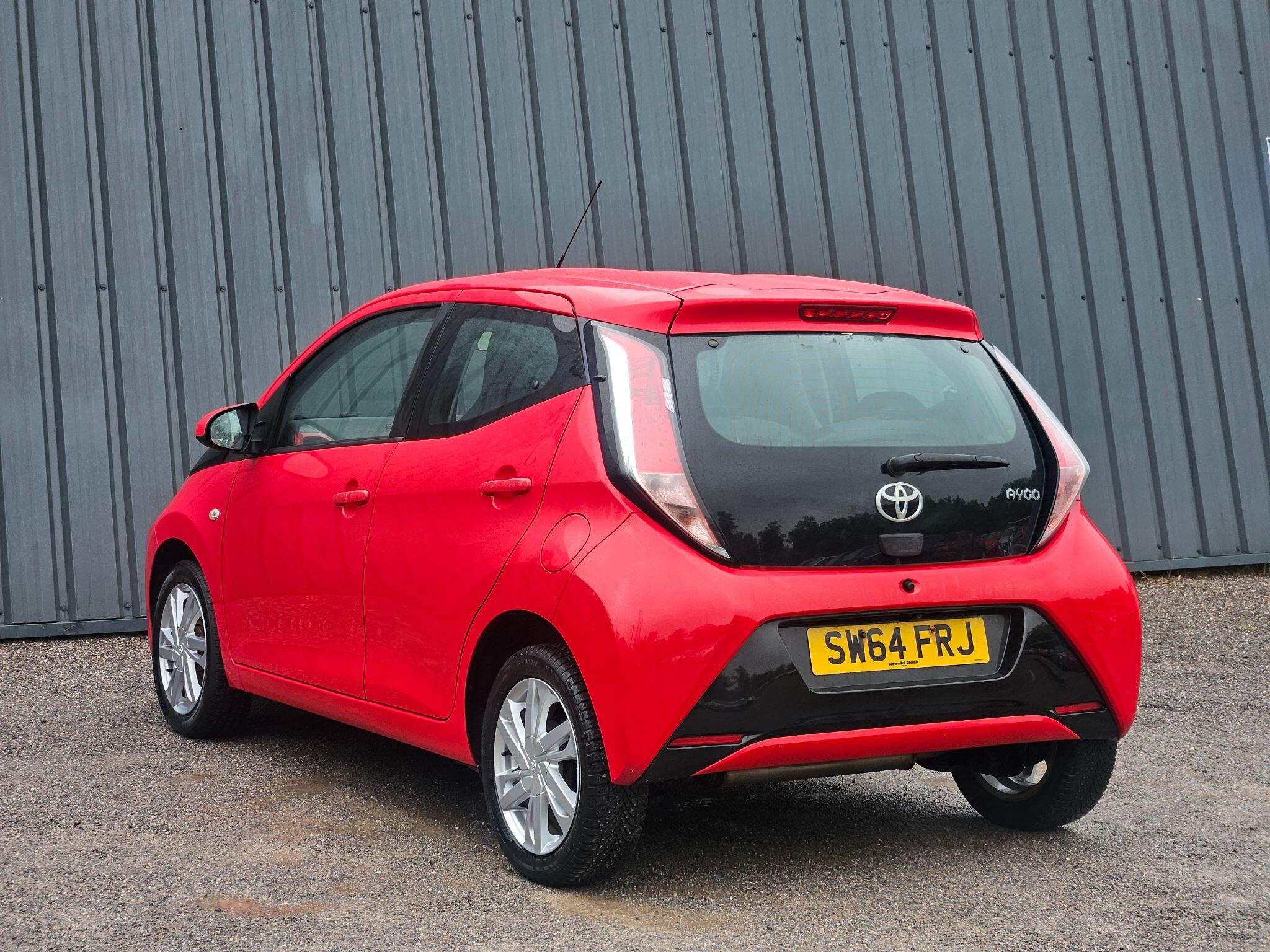 2015 Toyota AYGO image 12