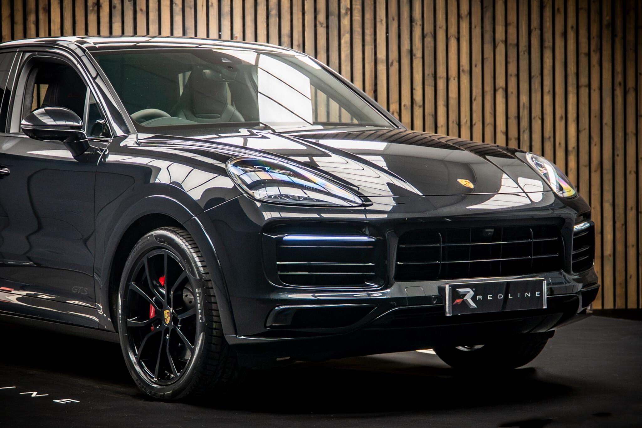 Porsche Cayenne view 12