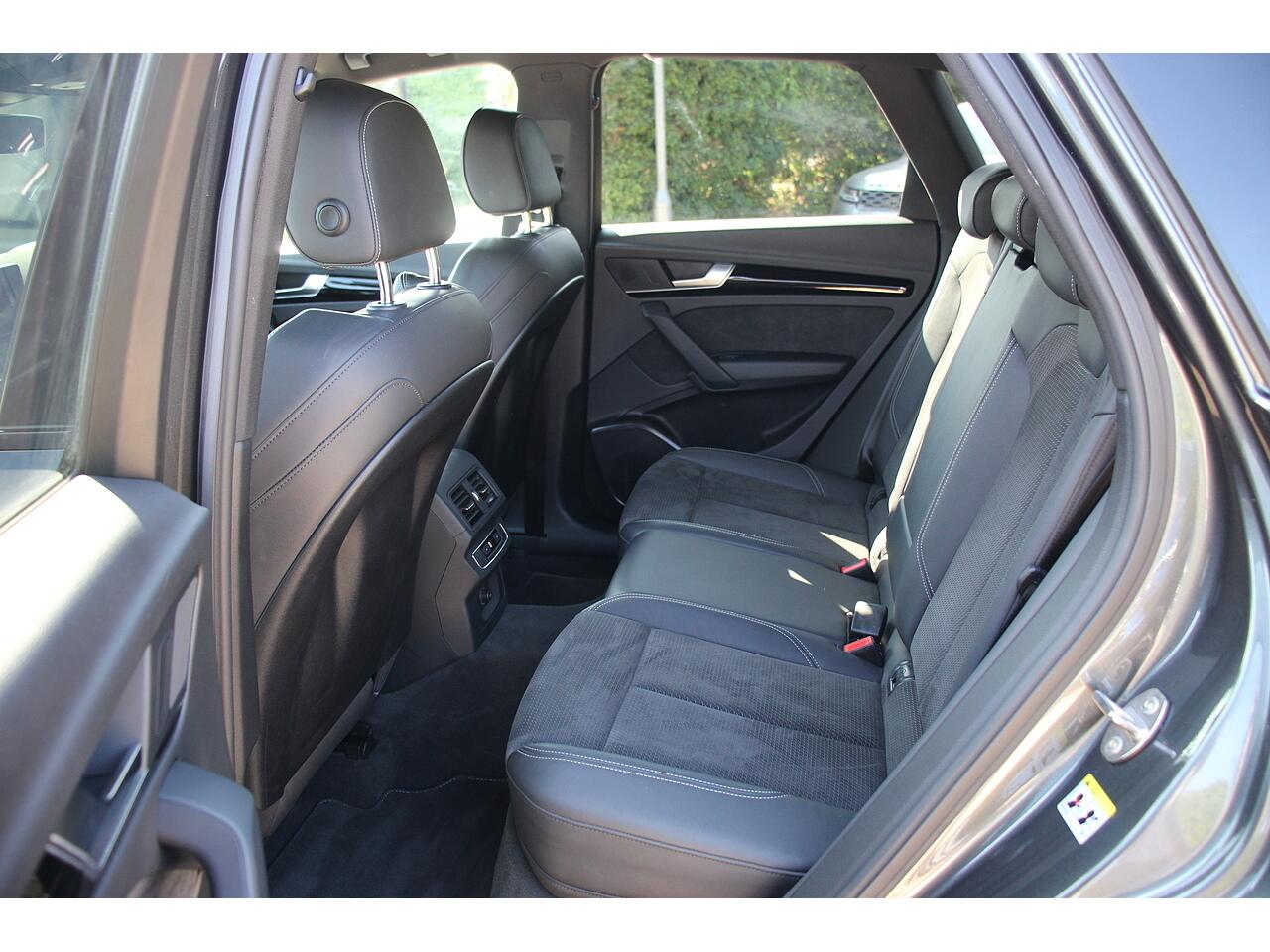 Audi Q5 view 17