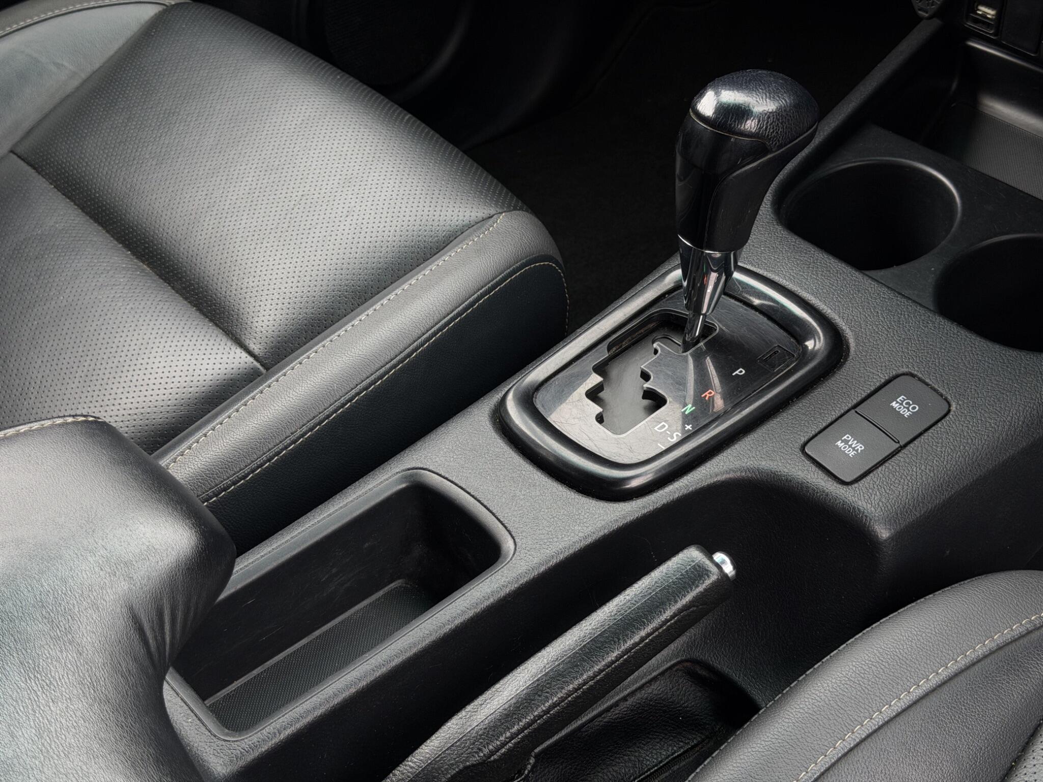 Toyota Hilux view 20