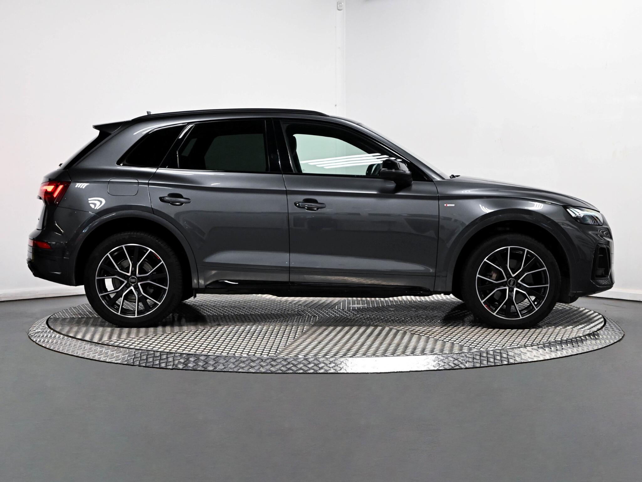 Audi Q5 view 38