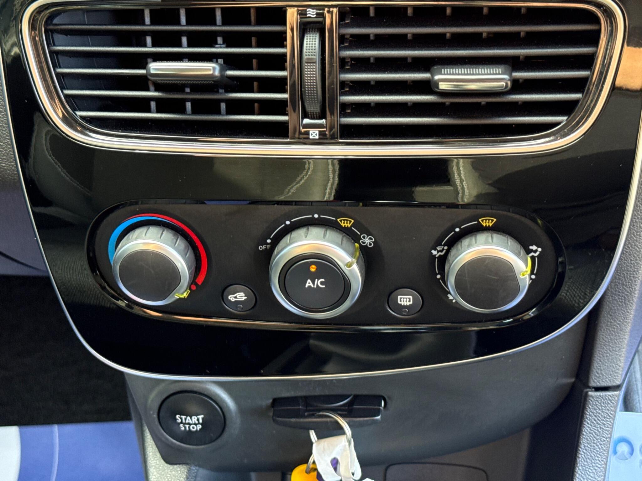 Renault Clio view 31