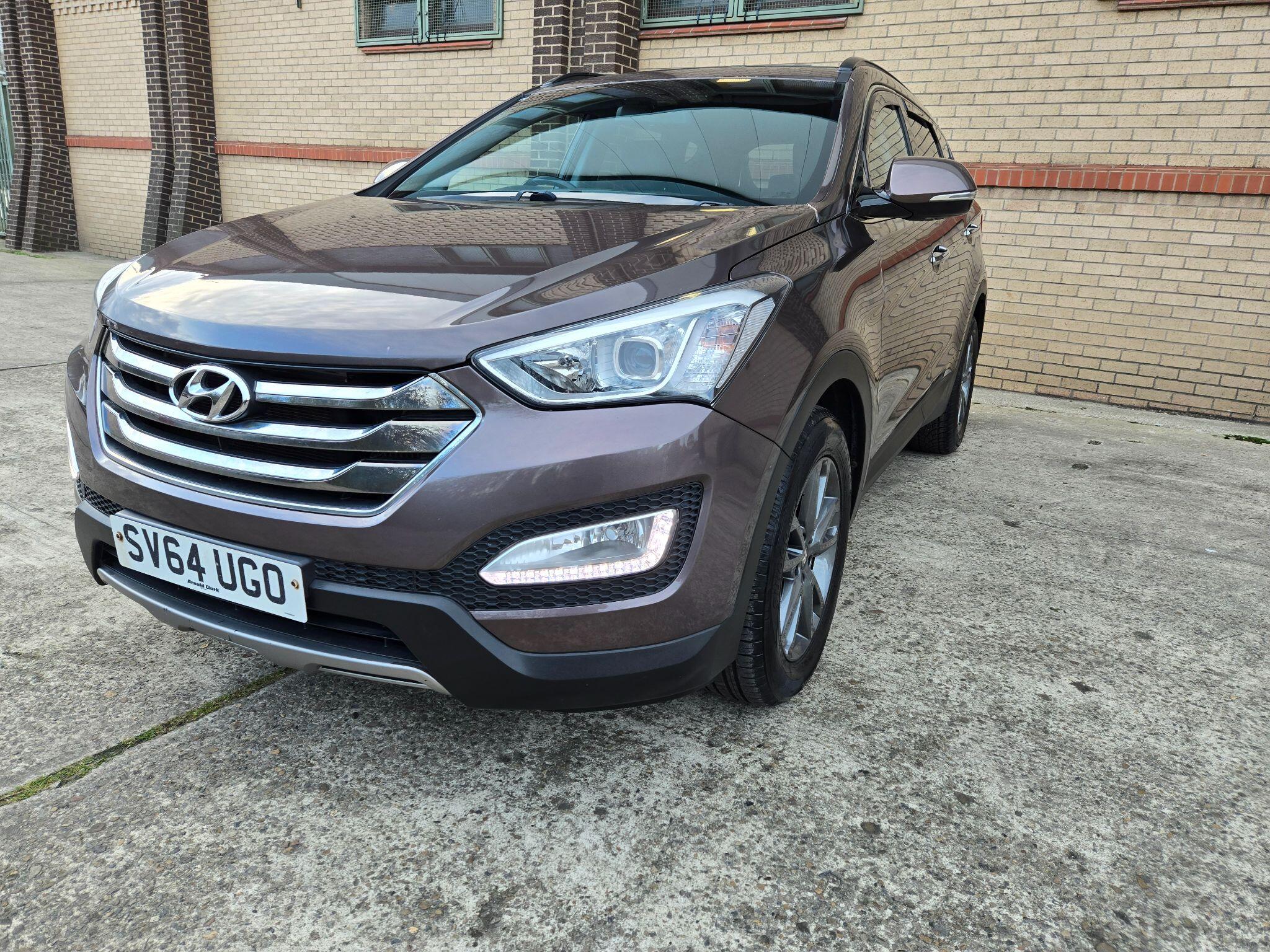 2014 Hyundai Santa Fe image 4