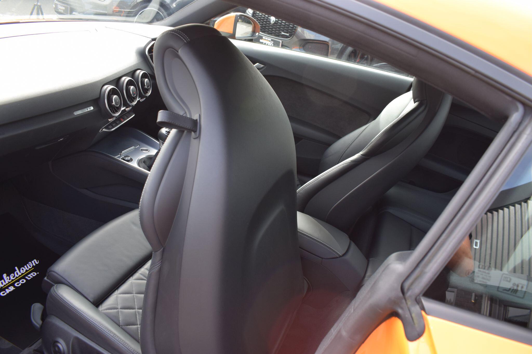 Audi TT view 30