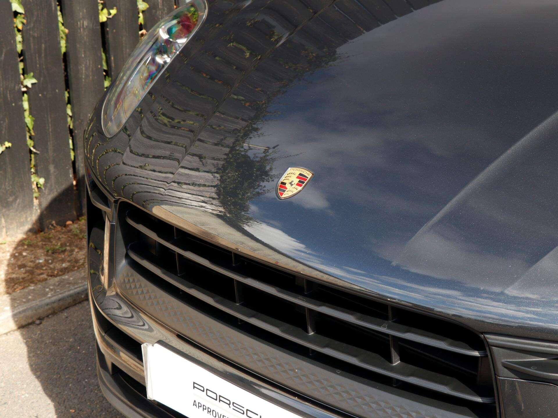 Porsche Macan view 33