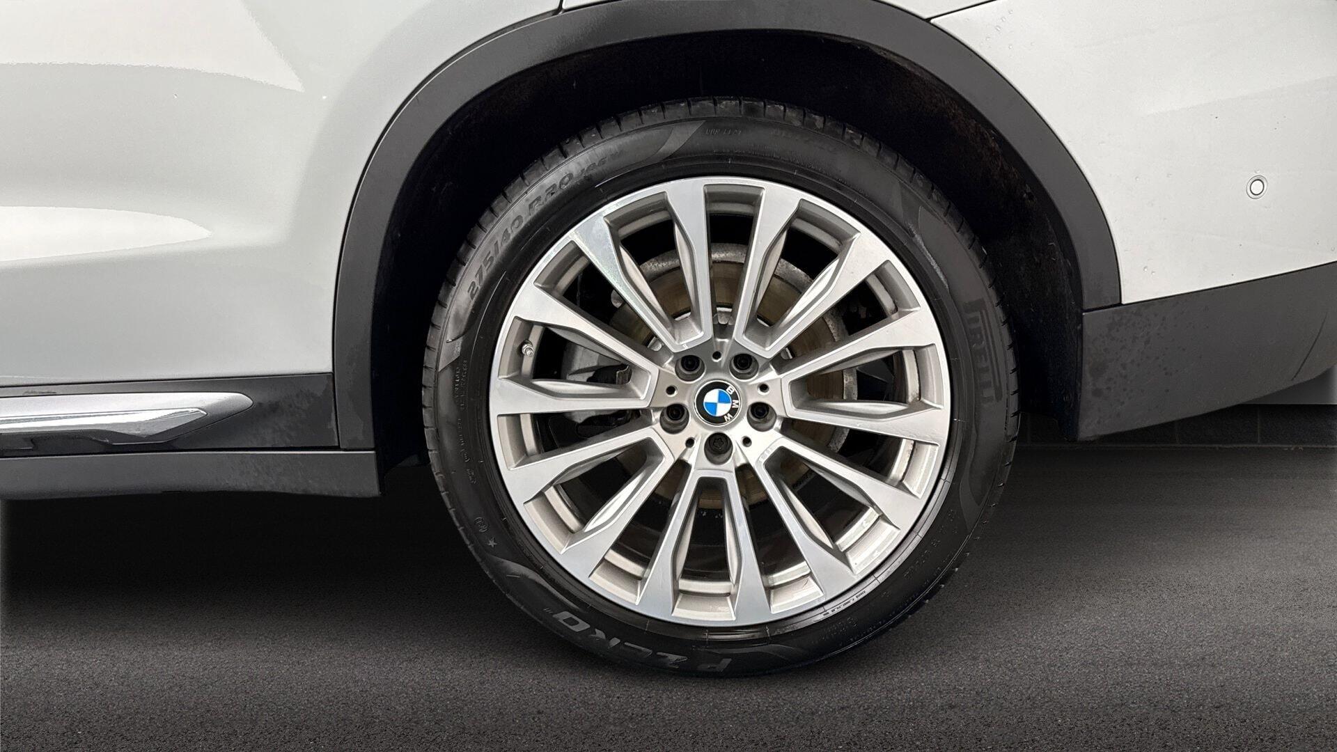 BMW X3 view 14