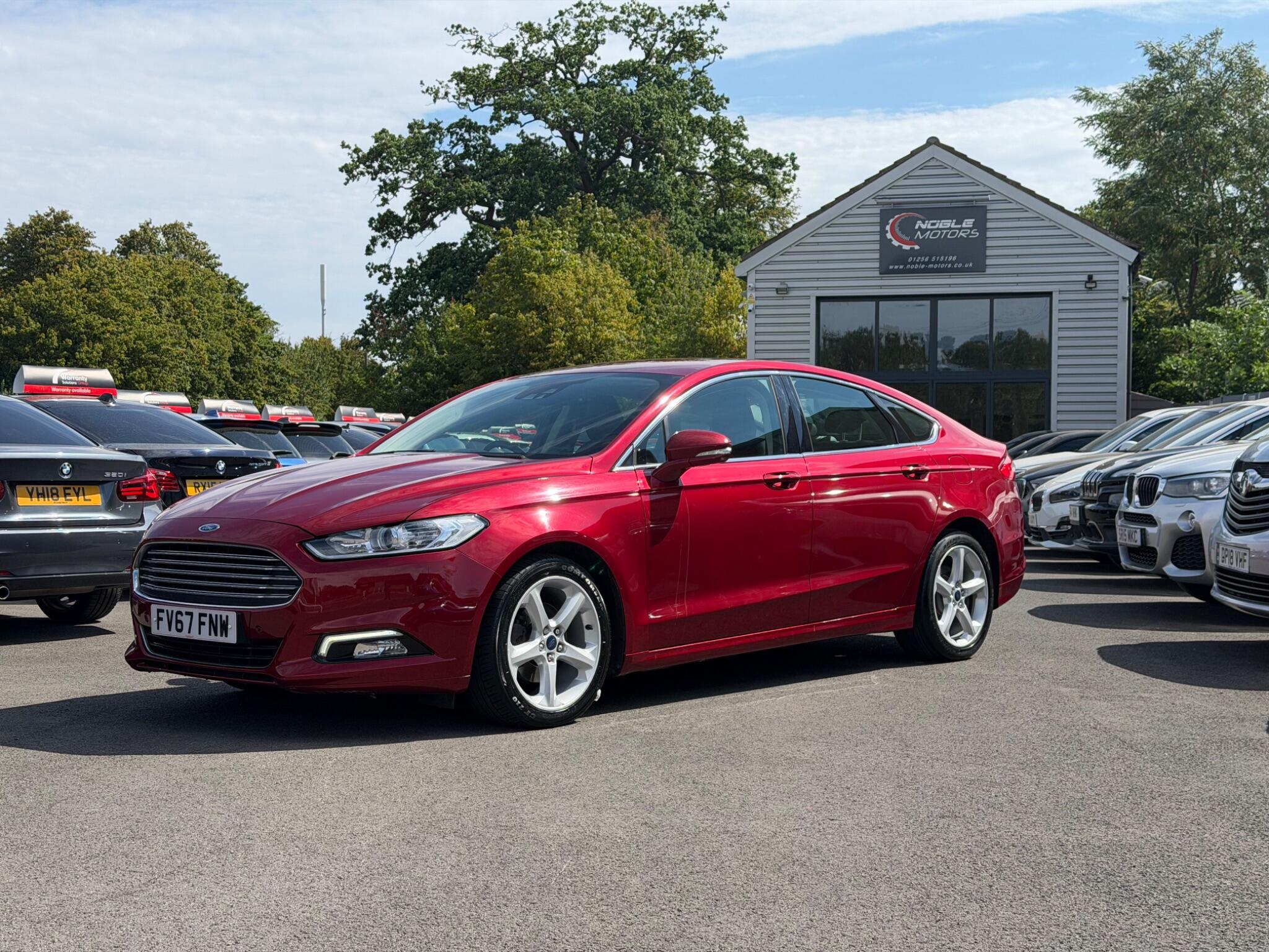 Ford Mondeo view 11