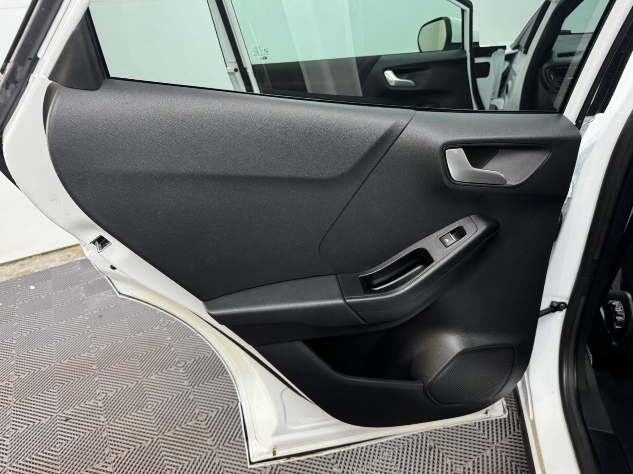 Ford Puma view 42