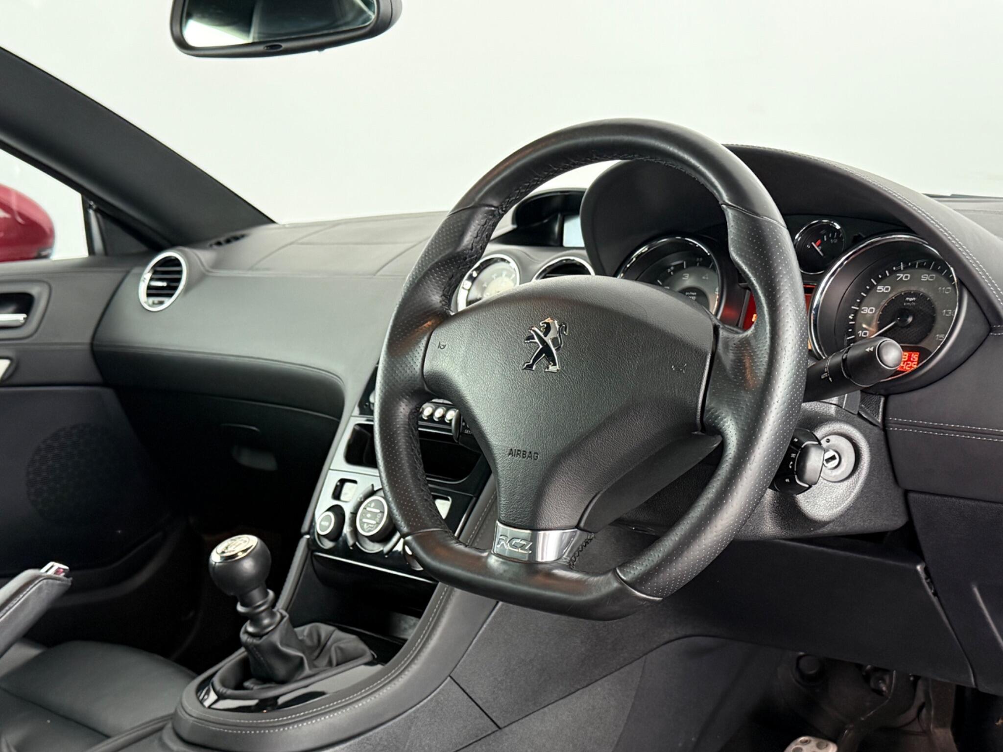 Peugeot RCZ view 3