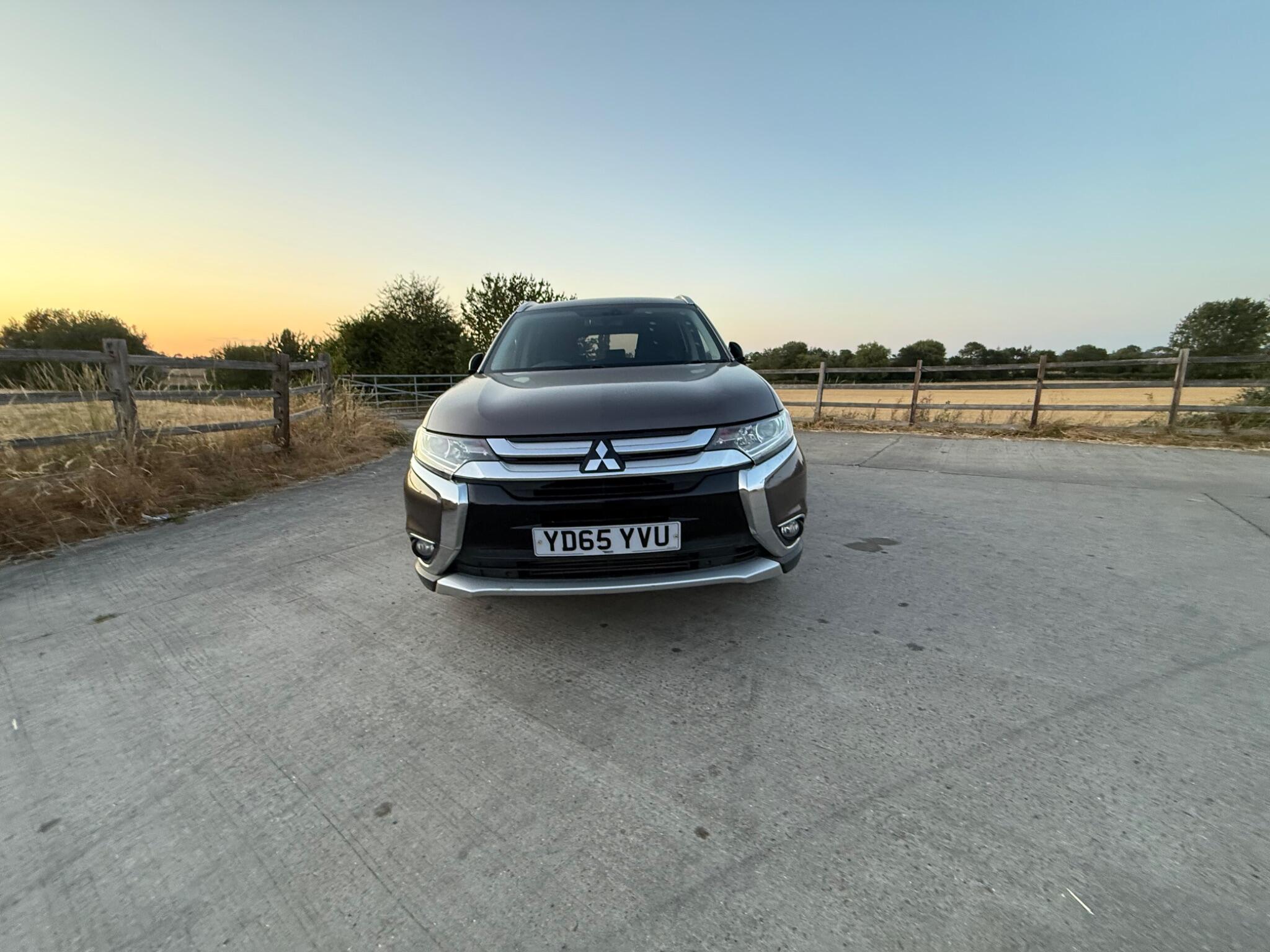 Mitsubishi Outlander 2.2 DI-D GX3 SUV 5dr Diesel Manual 4WD Euro 6 (s/s) (147 ps) — photo 5 of 90