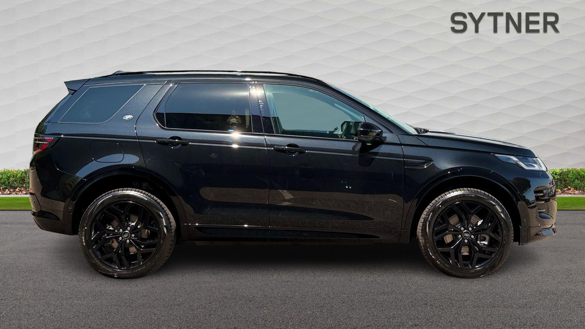 Land Rover Discovery Sport view 3