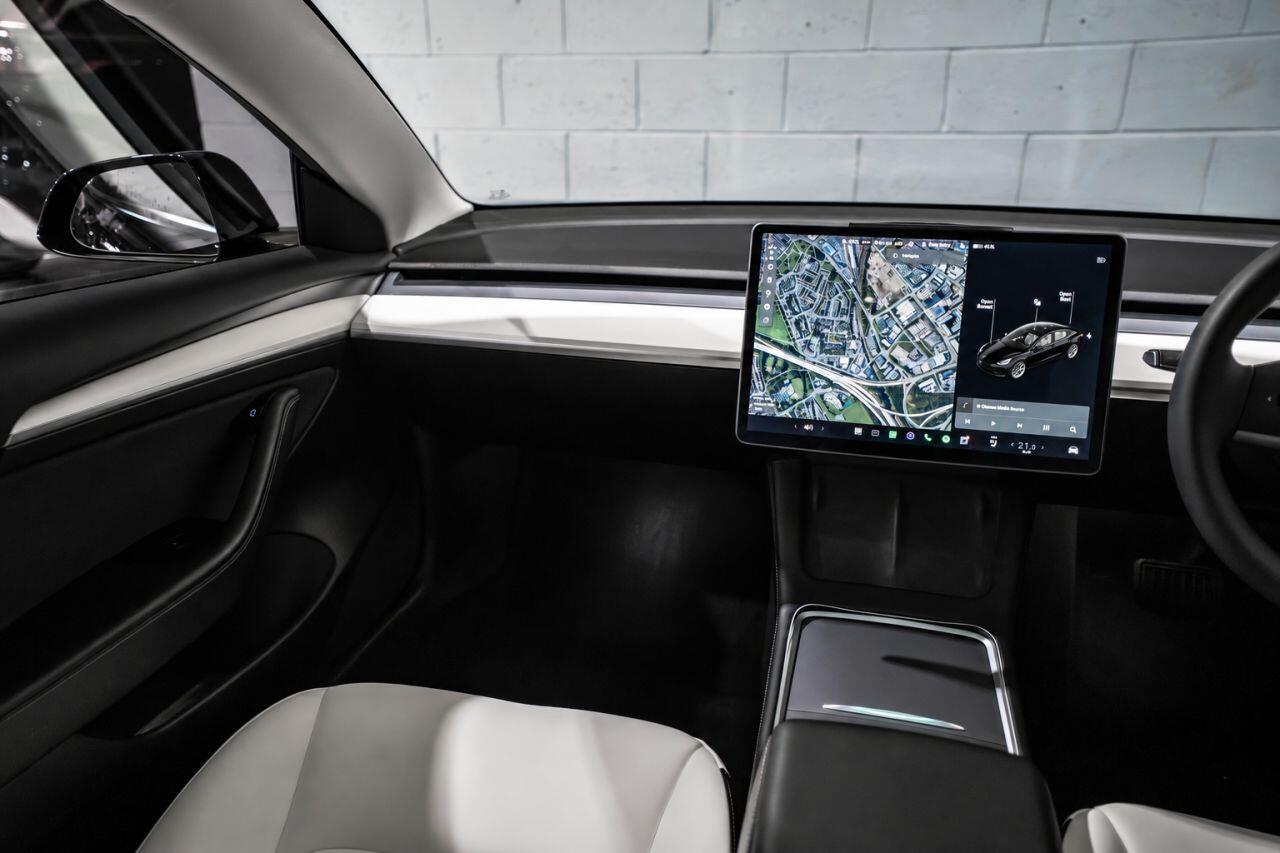 Tesla Model 3 view 24