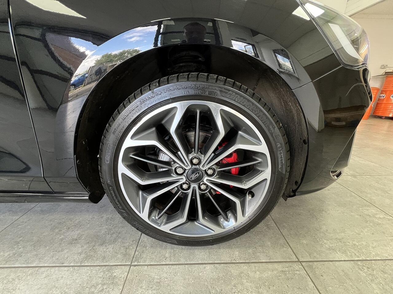 Ford Focus view 23