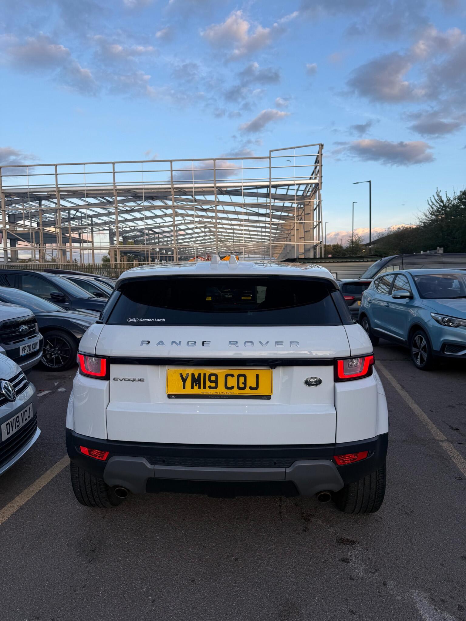 Land Rover Range Rover Evoque view 5