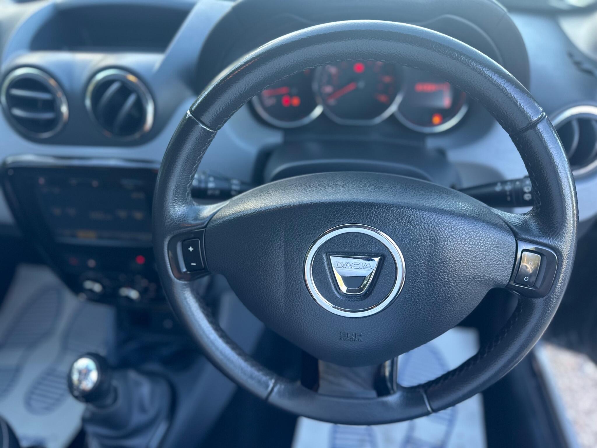 Dacia Duster view 29