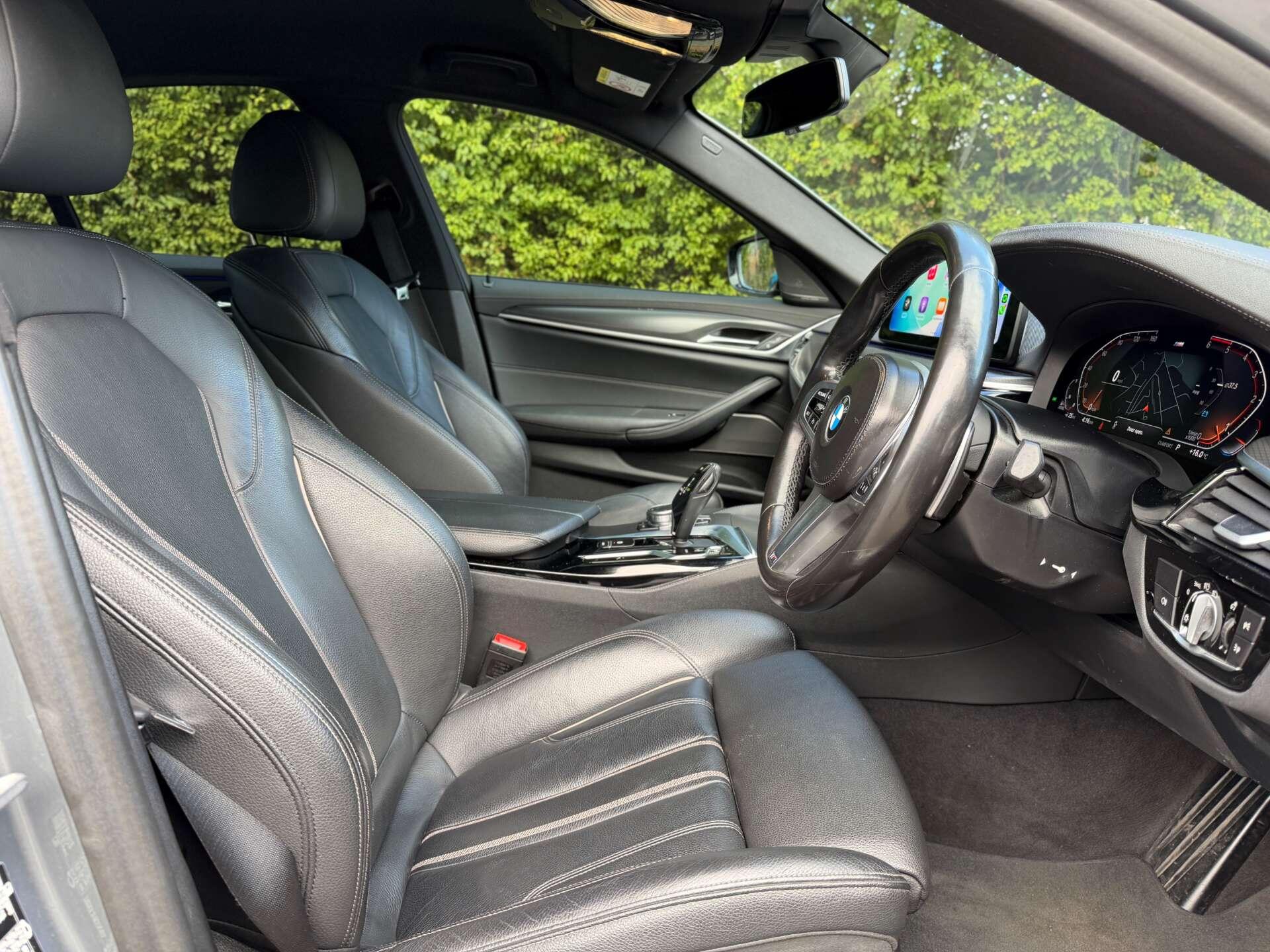 BMW 5 Series view 22