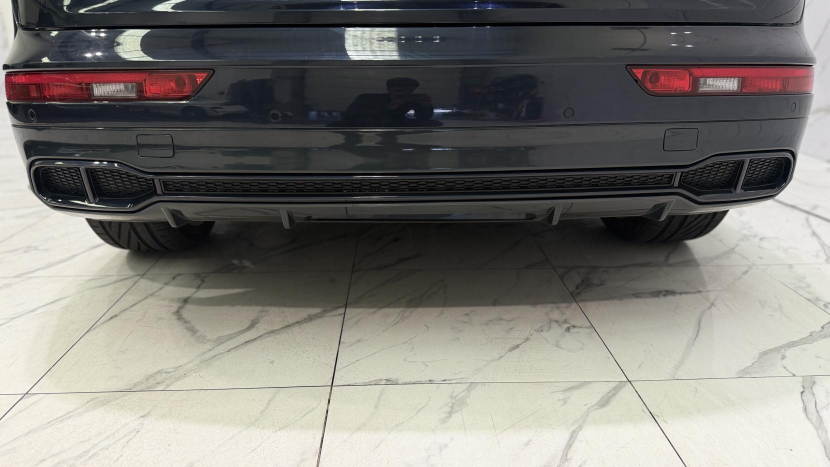Audi SQ5 view 46
