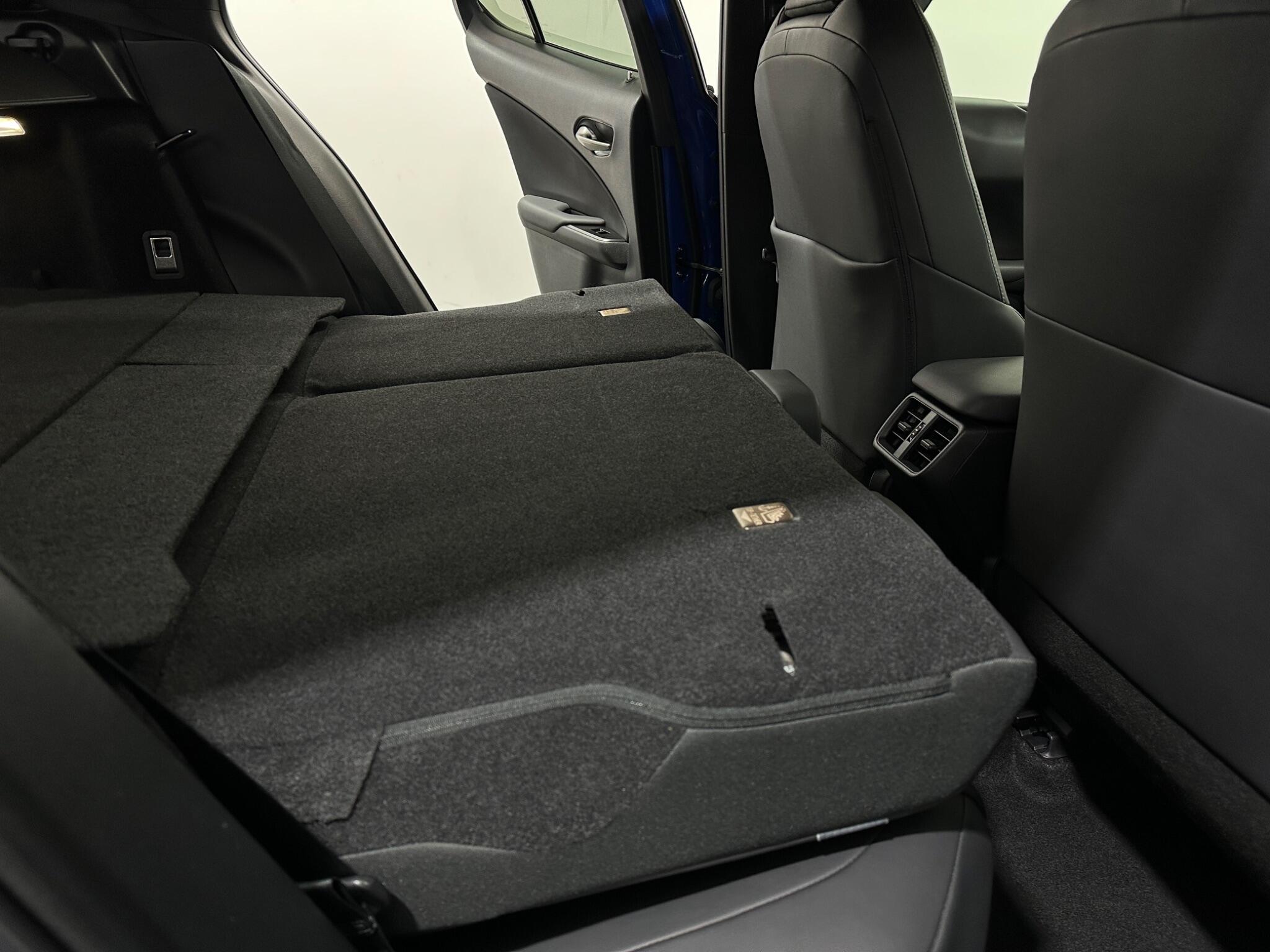 Lexus UX view 46