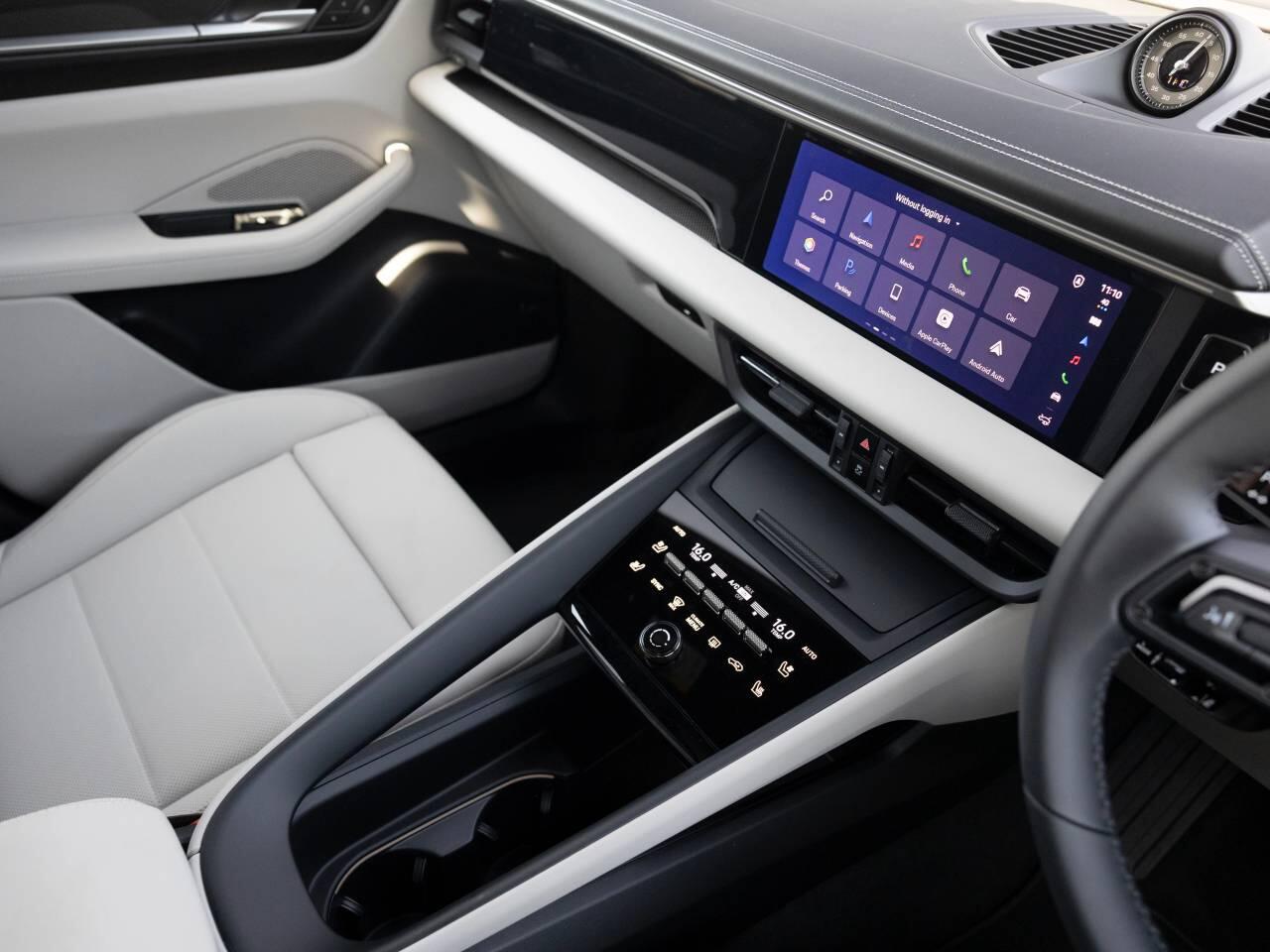 Porsche Macan view 67