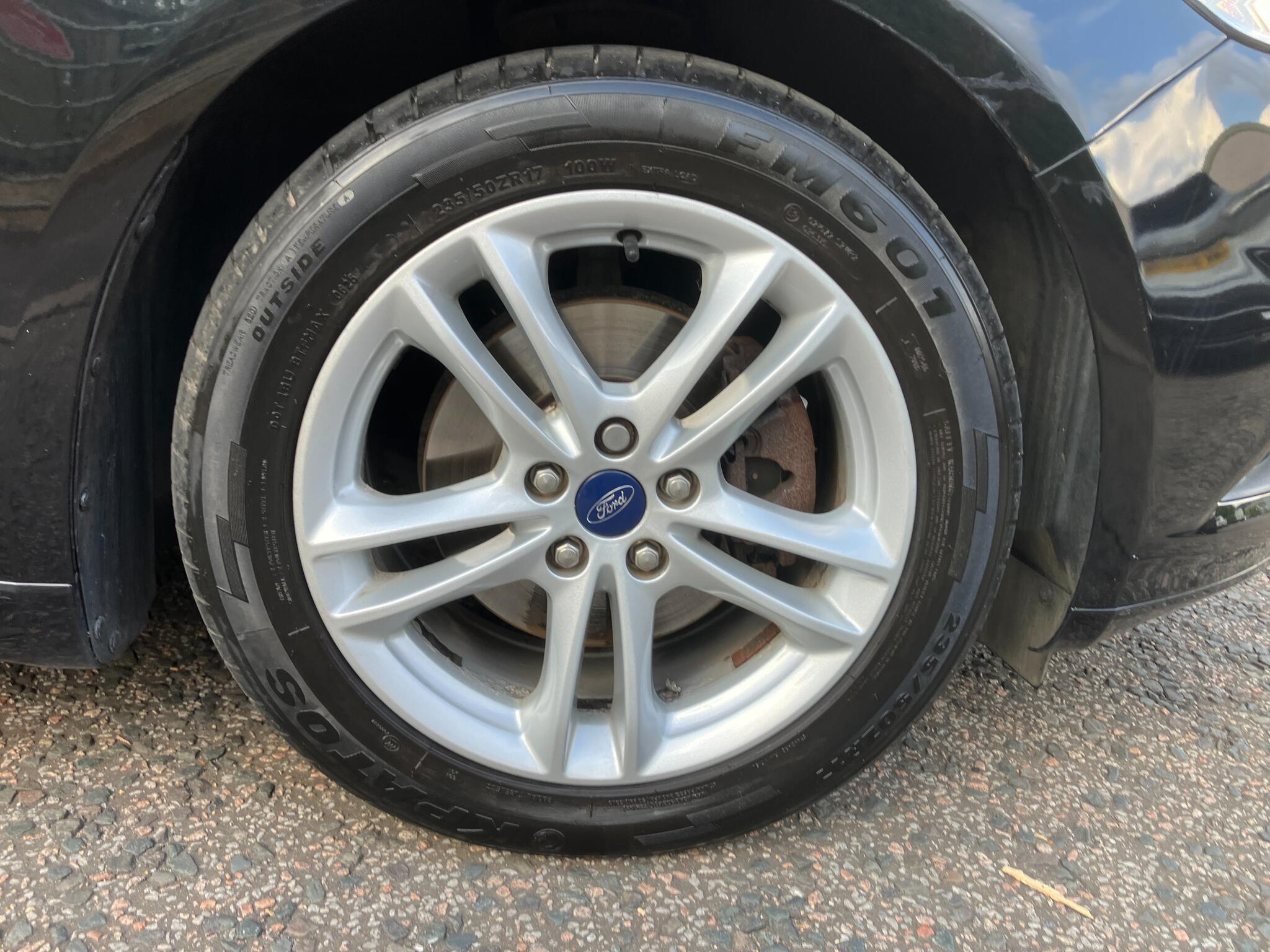 Ford Mondeo view 34